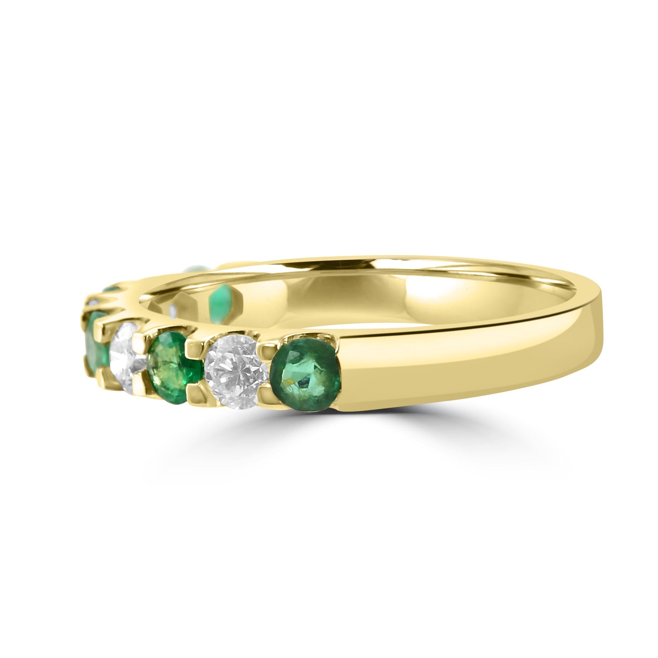 For Sale:  Emerald White Diamond Round 18K Yellow Gold 9 Stone Fashion Engagement Band Ring 3