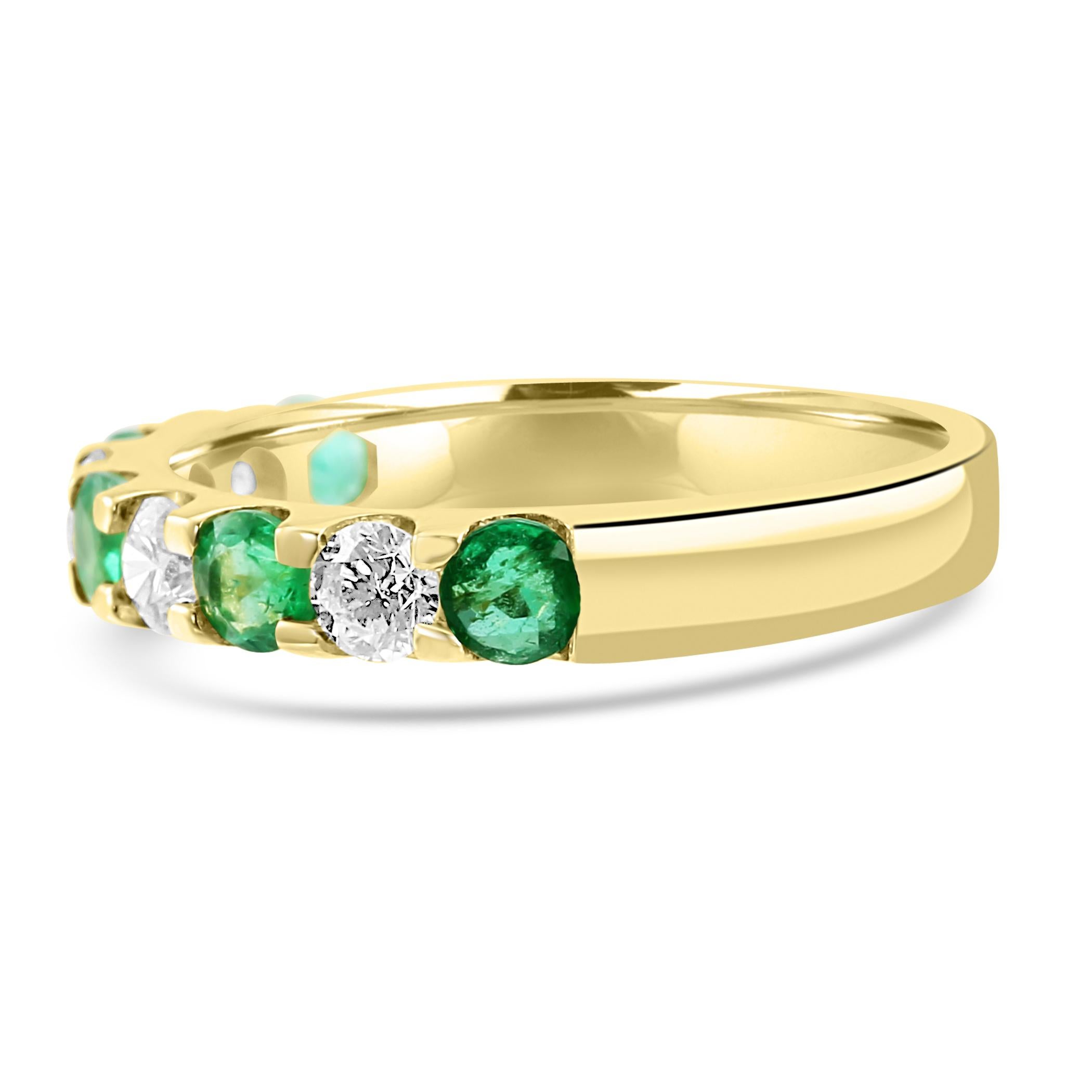 For Sale:  Emerald White Diamond Round 18K Yellow Gold 9 Stone Fashion Engagement Band Ring 3