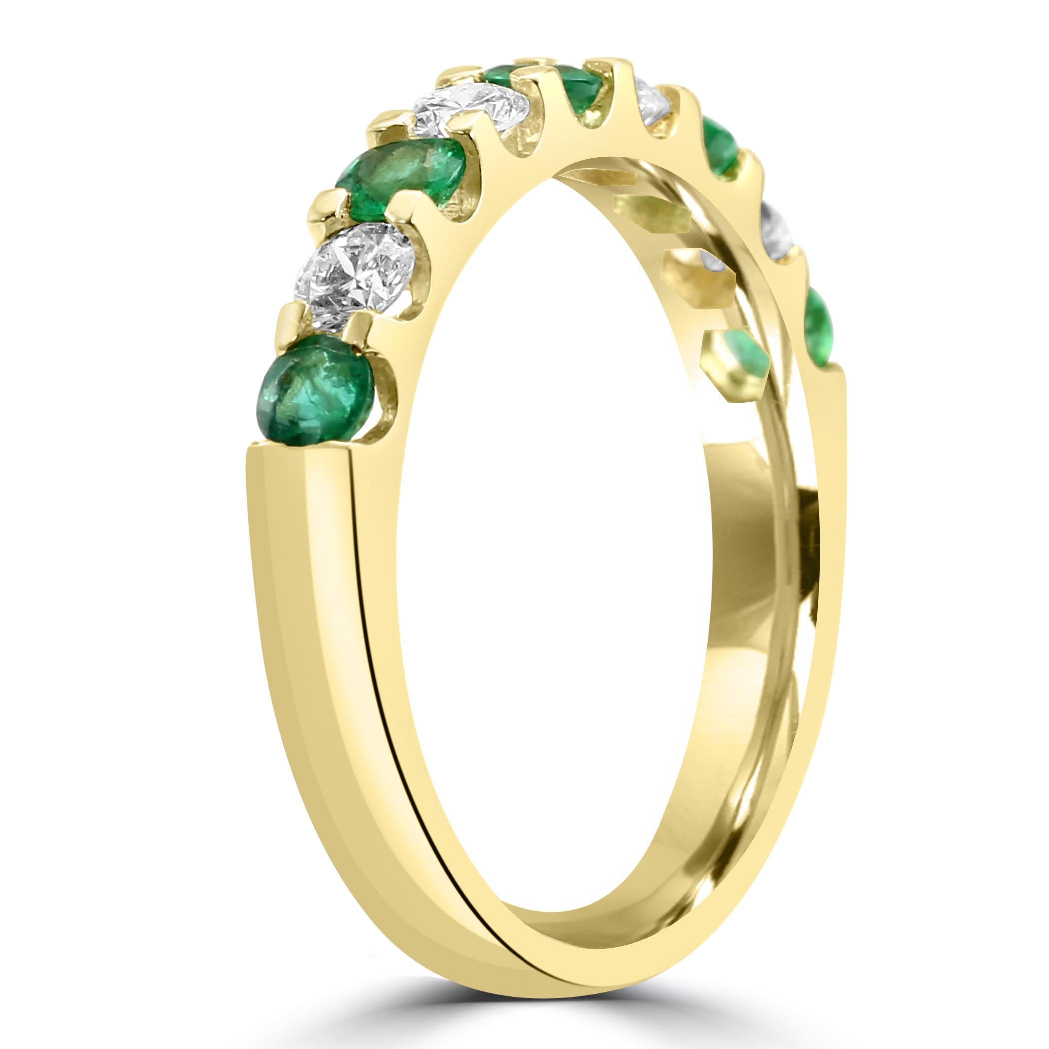 For Sale:  Emerald White Diamond Round 18K Yellow Gold 9 Stone Fashion Engagement Band Ring 4