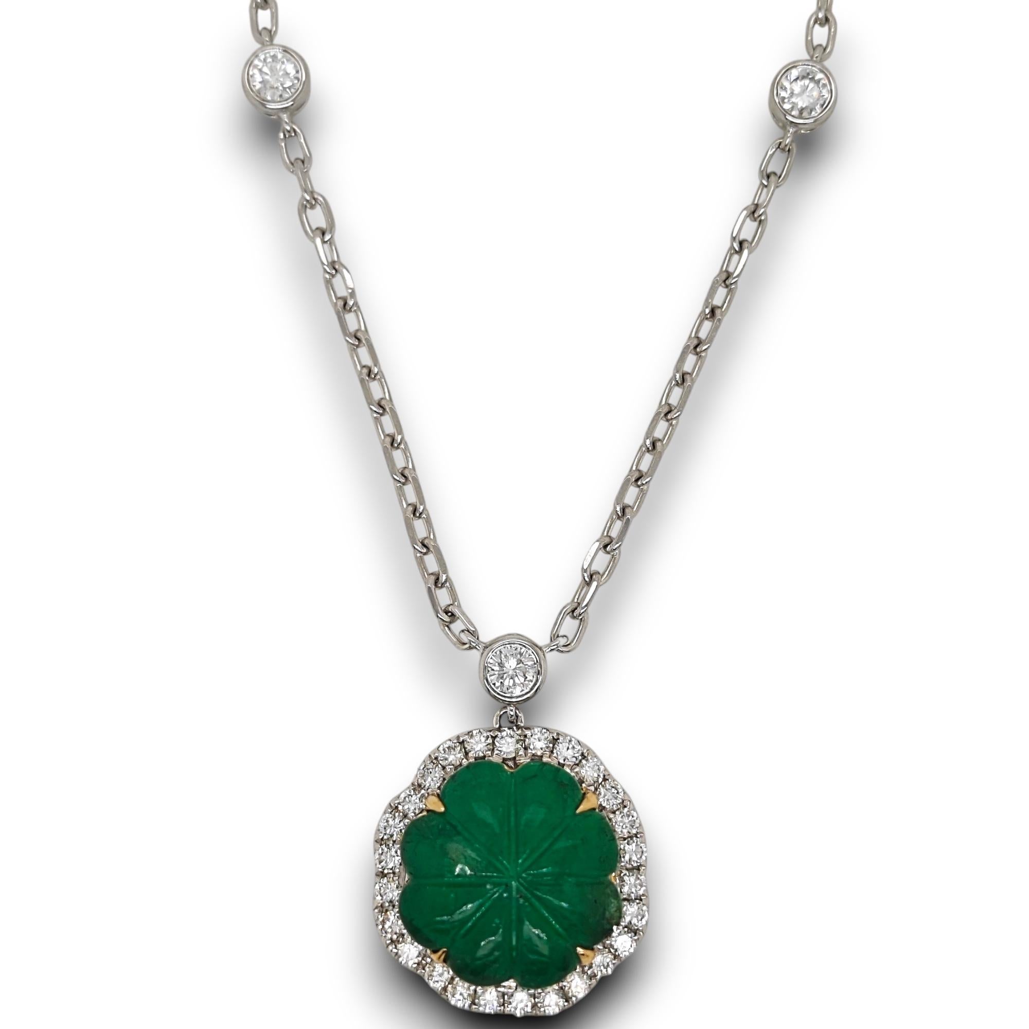Collar de Oro Blanco con Diamante Blanco Esmeralda de 6,62 Quilates en Nuevo estado para la venta en New York, NY
