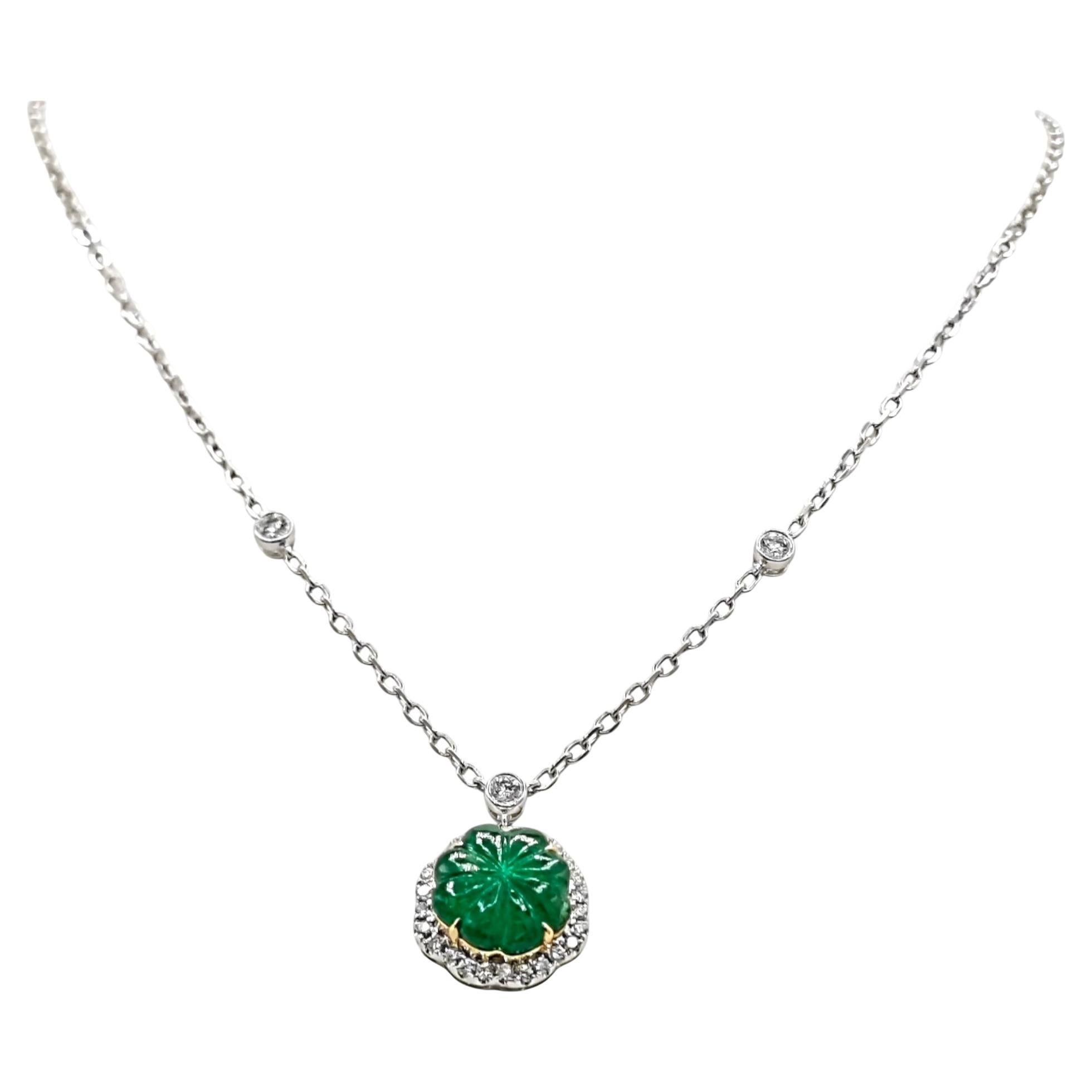 Collar de Oro Blanco con Diamante Blanco Esmeralda de 6,62 Quilates en venta