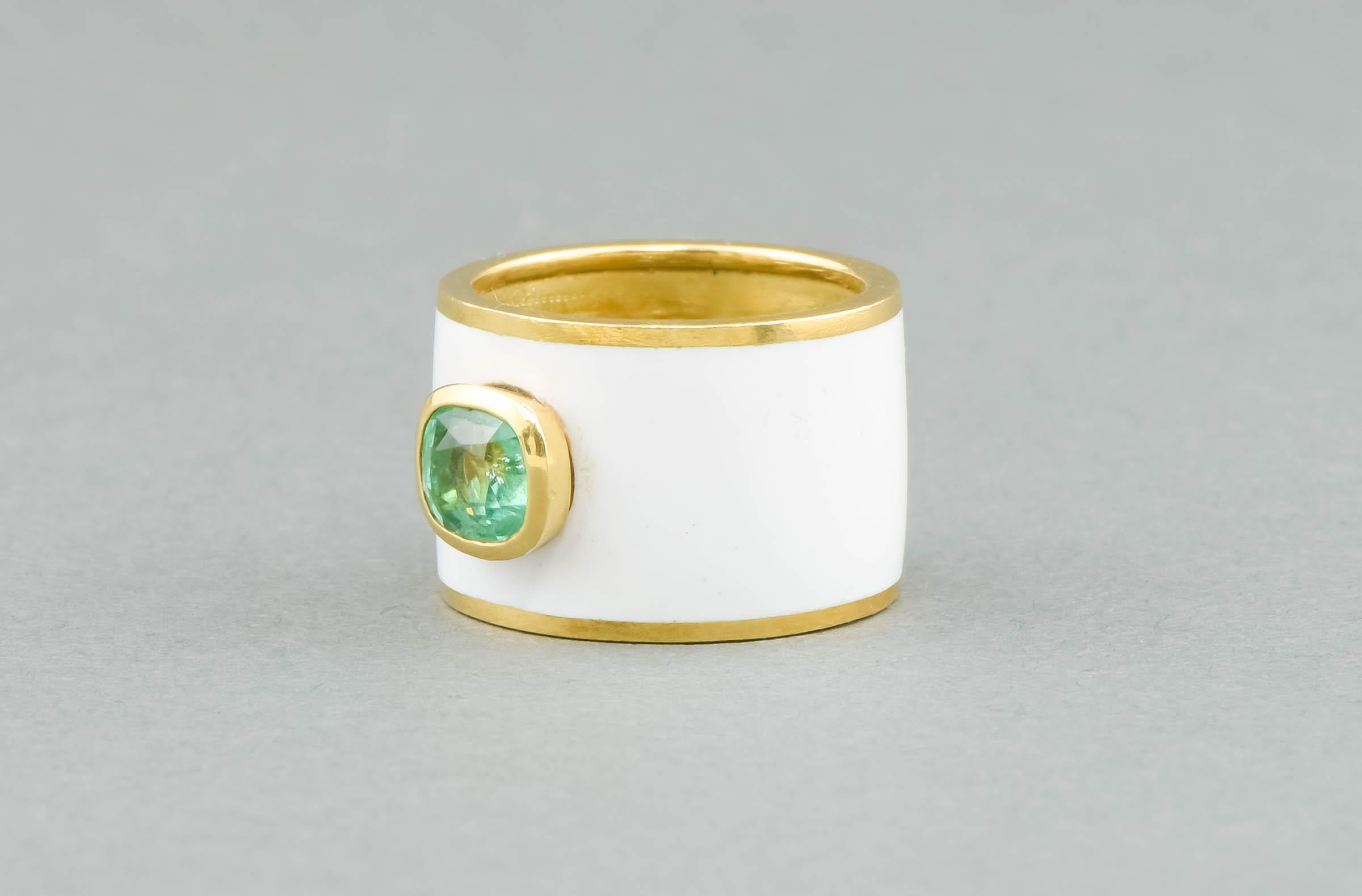 Emerald & White Enamel Wide Gold Band Ring In Good Condition For Sale In Danvers, MA
