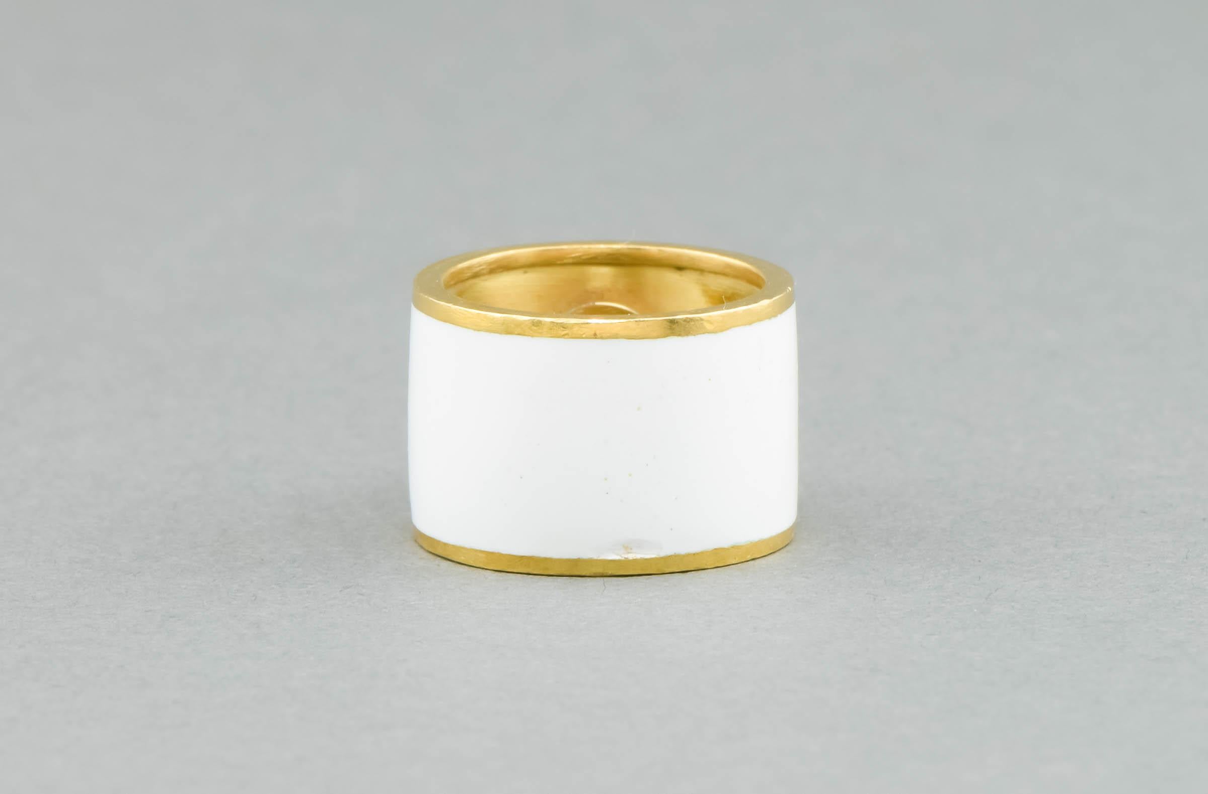 Emerald & White Enamel Wide Gold Band Ring For Sale 1