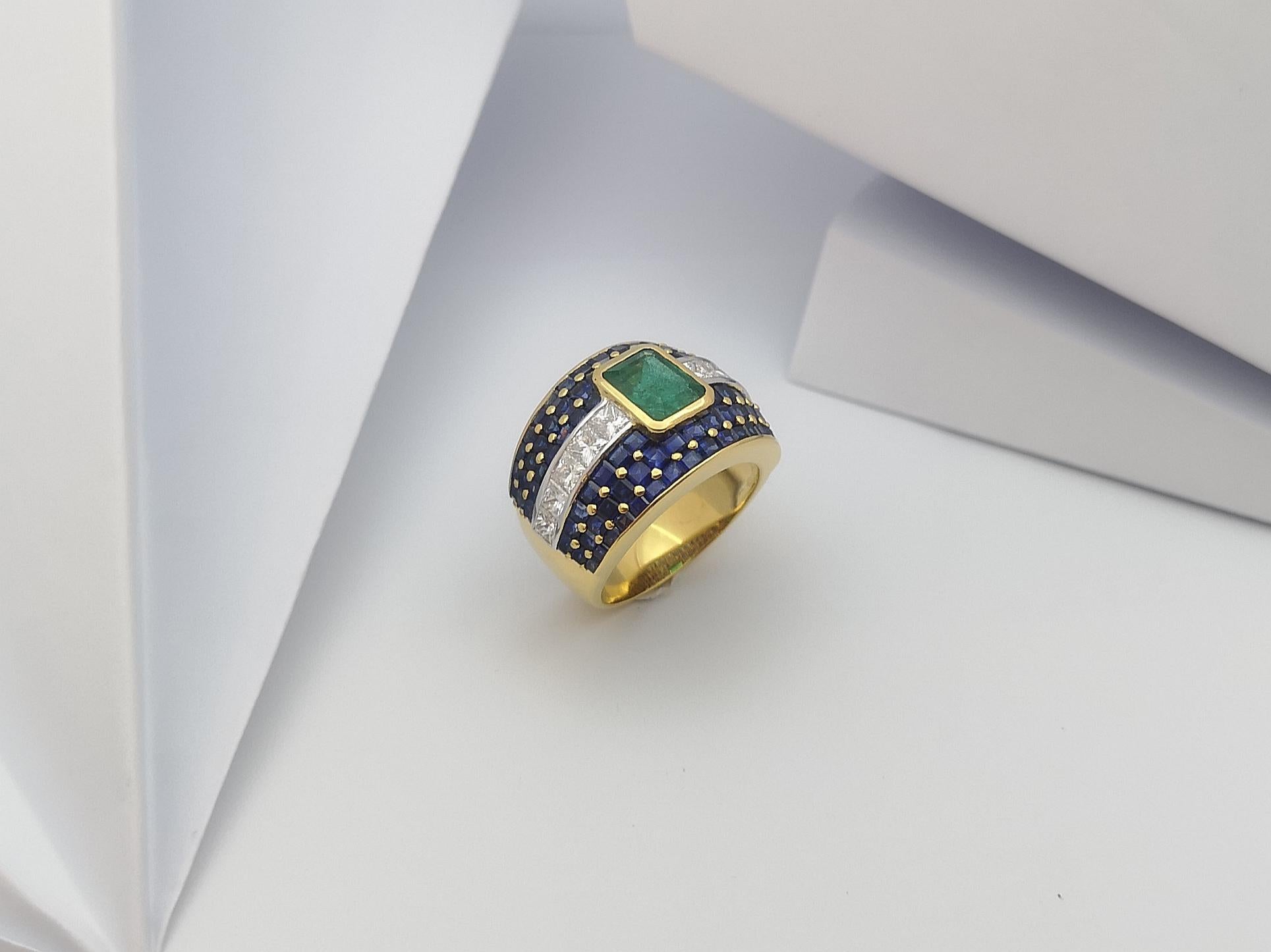 Emerald with Blue Sapphire with Diamond Ring Set in 18 Karat Gold Settings For Sale 12