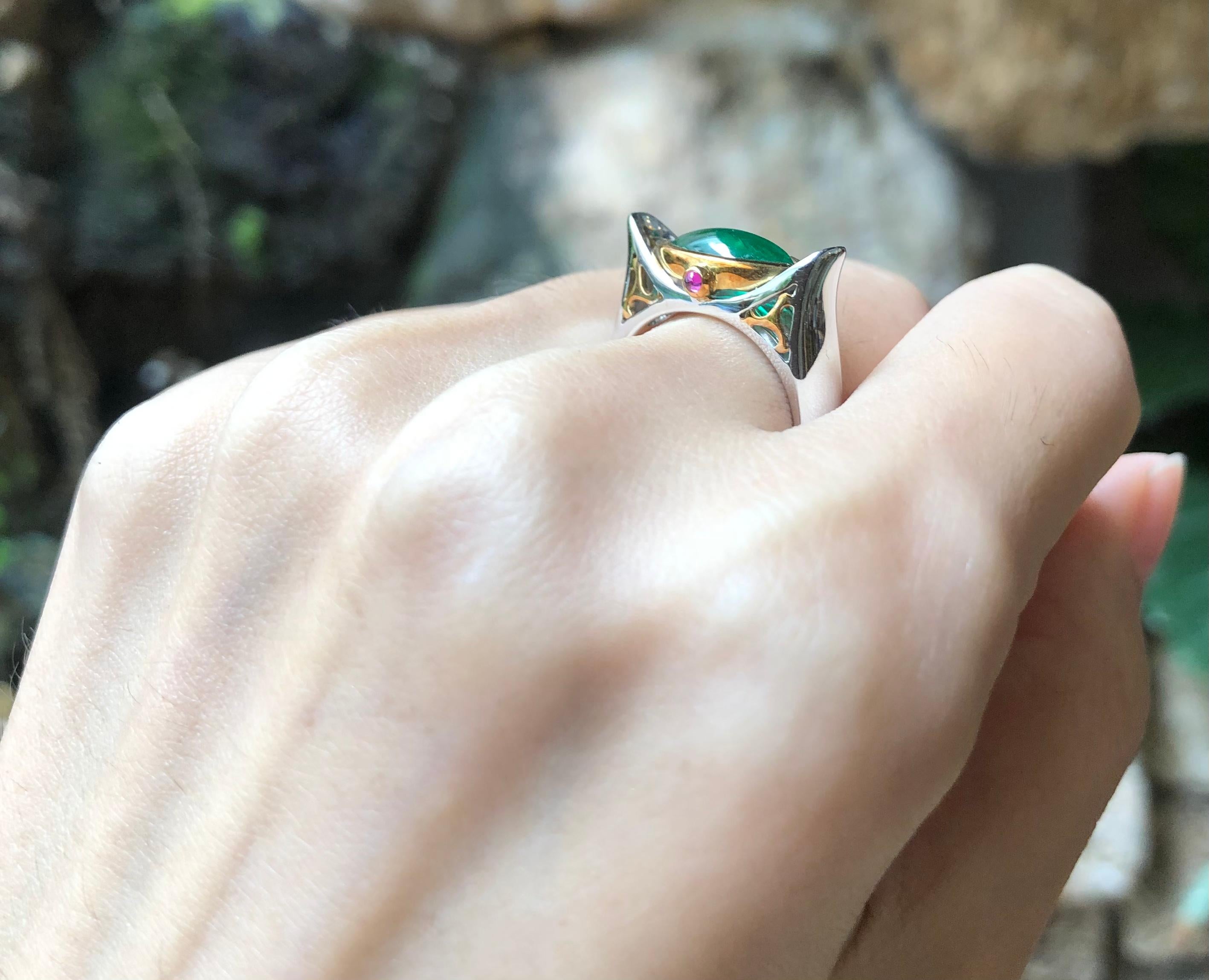 Contemporary Emerald with Cabochon Ruby Sycee/Yuan Bao Ring Set in 18k White Gold For Sale
