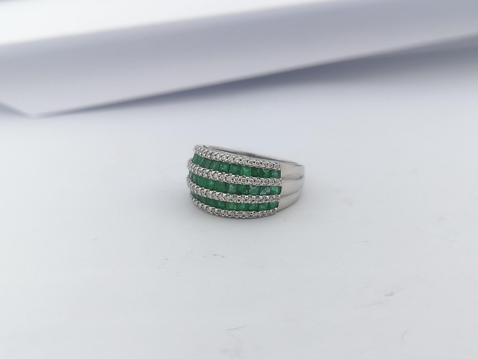 Emerald with Cubic Zirconia Ring set in Silver Settings For Sale 4