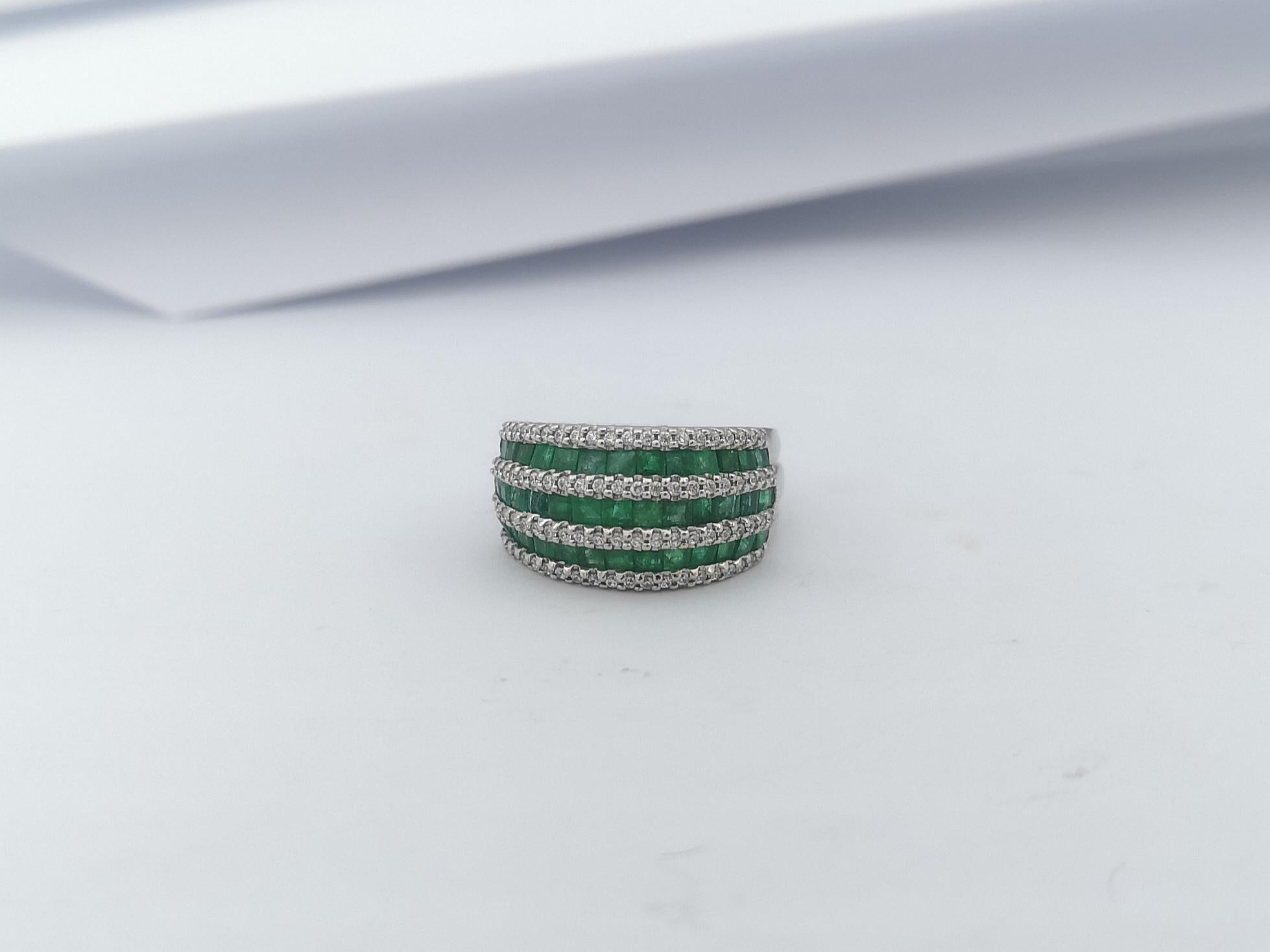 Emerald with Cubic Zirconia Ring set in Silver Settings For Sale 2