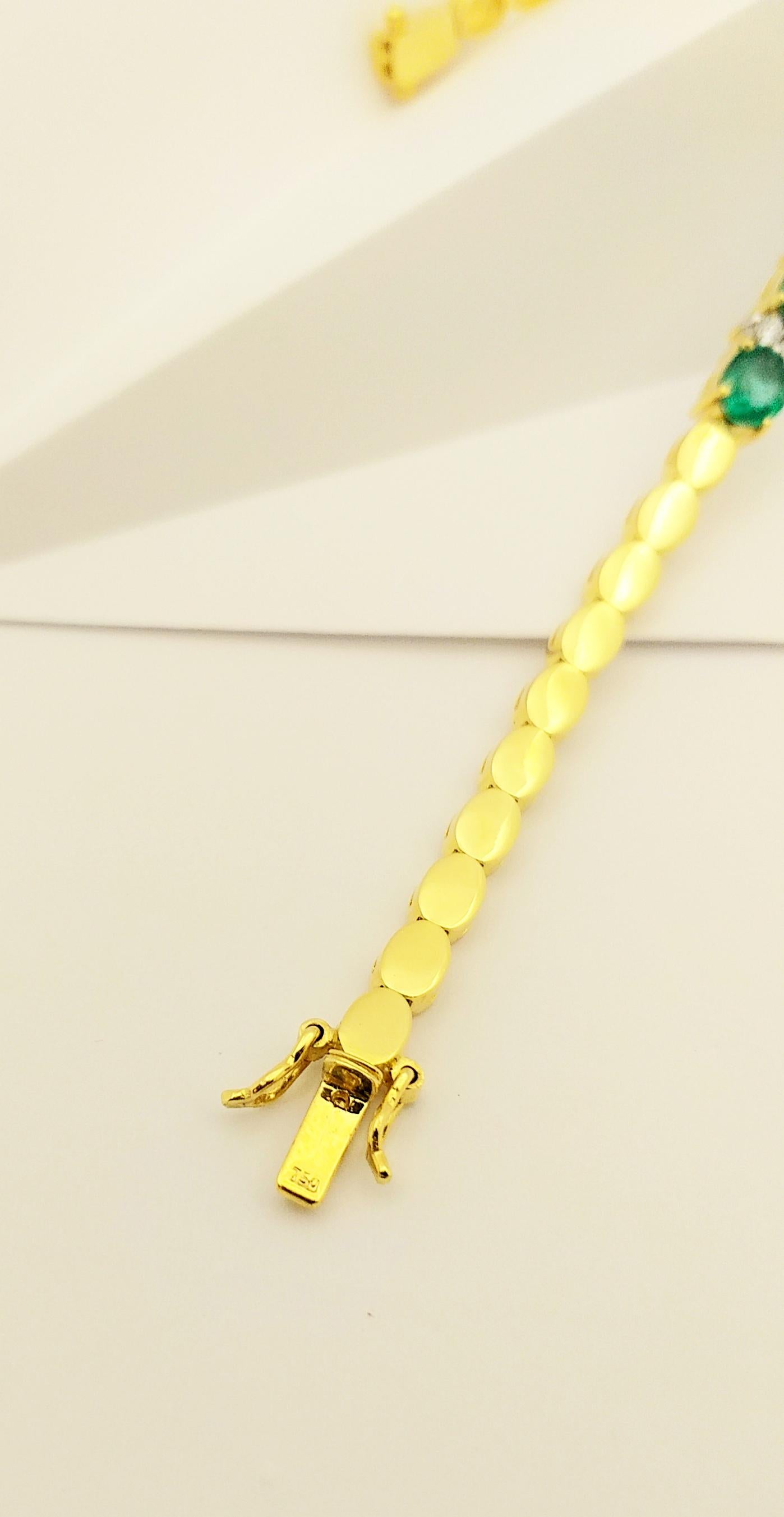 Emerald with Diamond Bracelet Set in 18 Karat Gold Setting For Sale 8