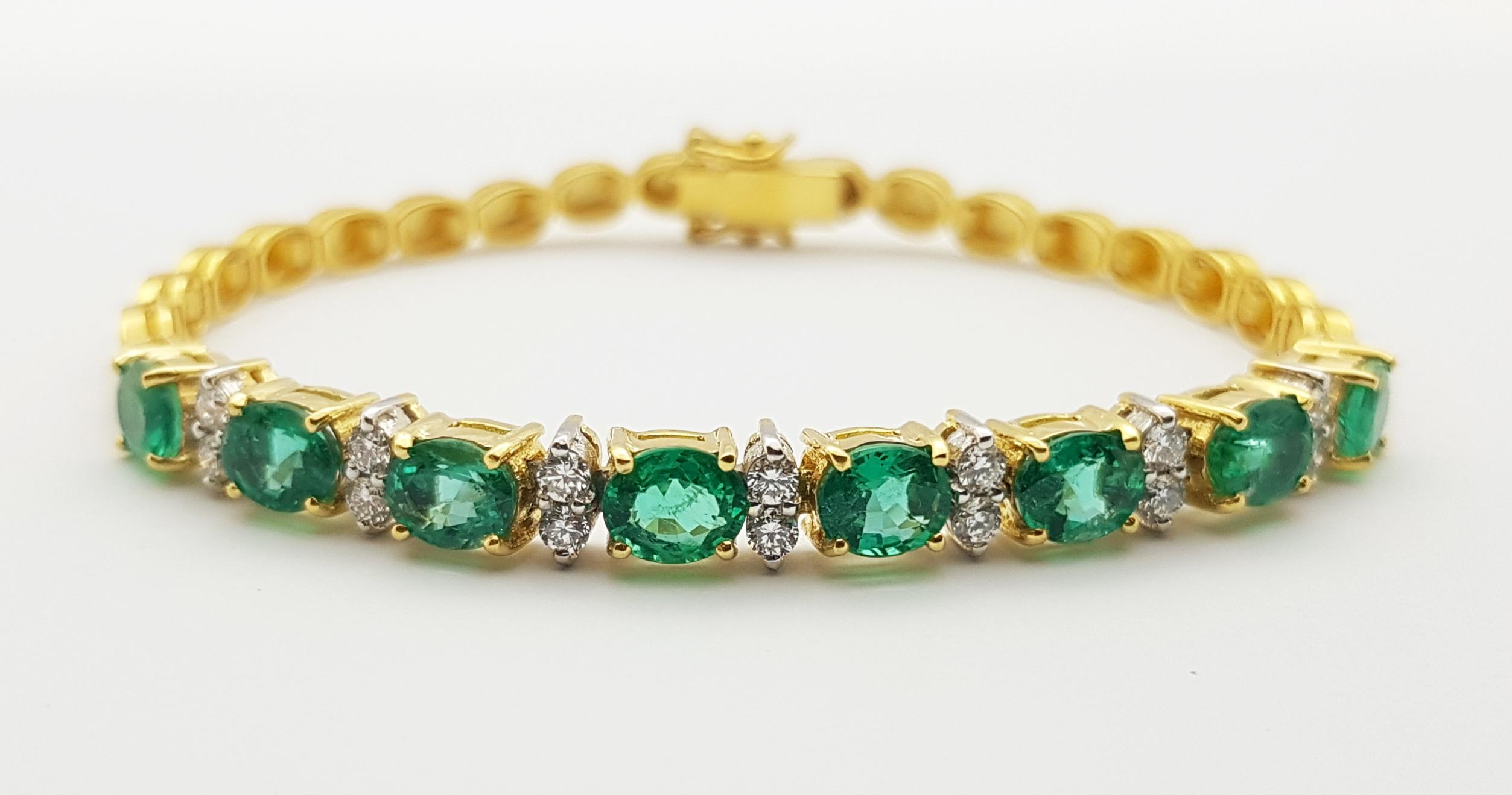 Emerald with Diamond Bracelet Set in 18 Karat Gold Setting For Sale 2