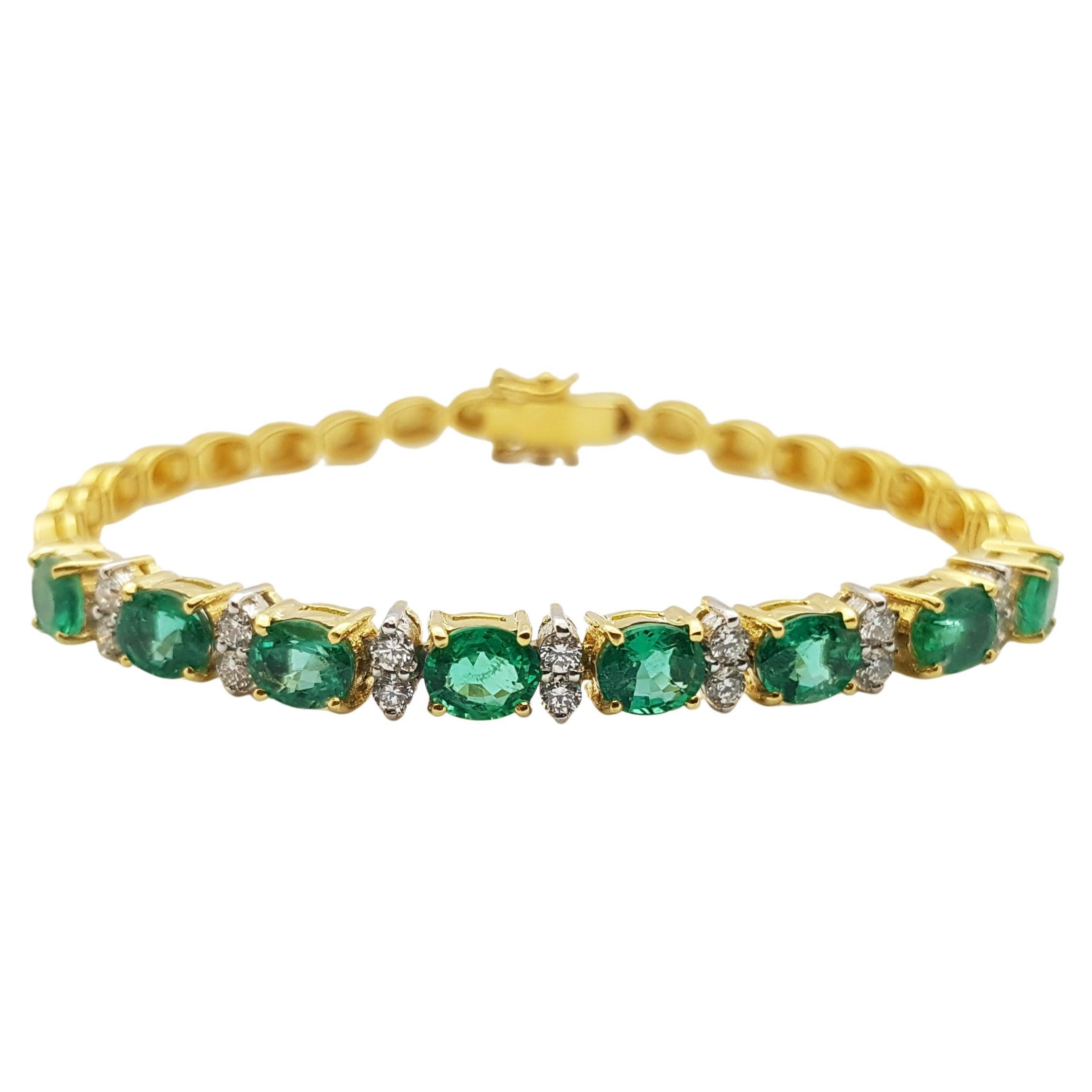 Emerald with Diamond Bracelet Set in 18 Karat Gold Setting For Sale
