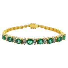 Emerald with Diamond Bracelet Set in 18 Karat Gold Setting