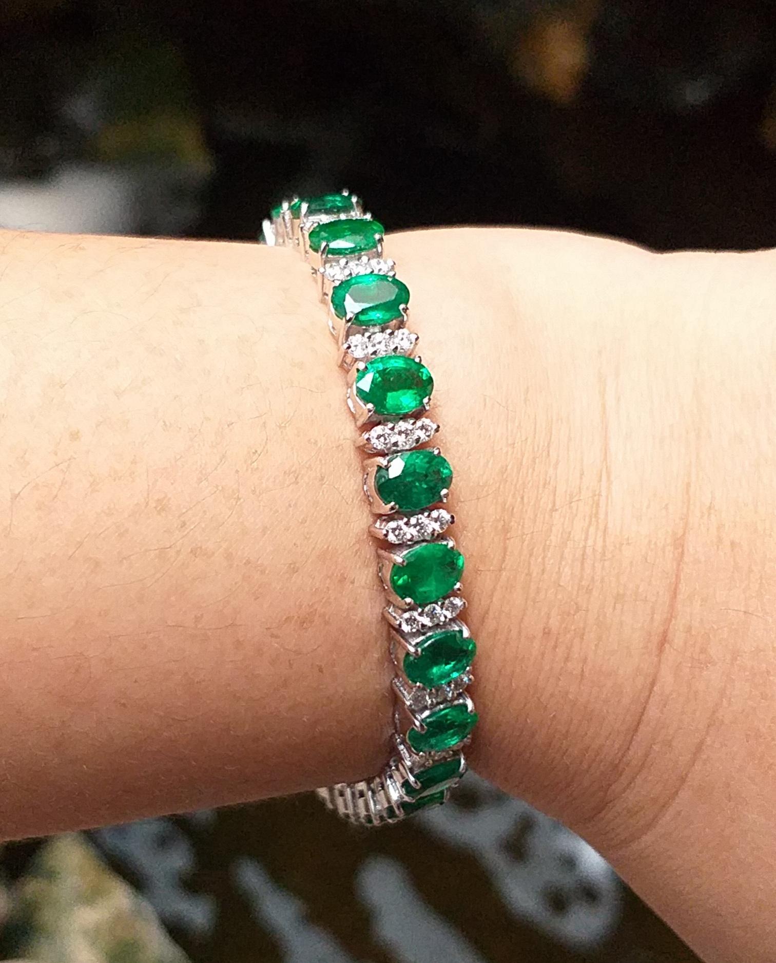 Emerald with Diamond Bracelet Set in 18 Karat White Gold Settings For Sale 2