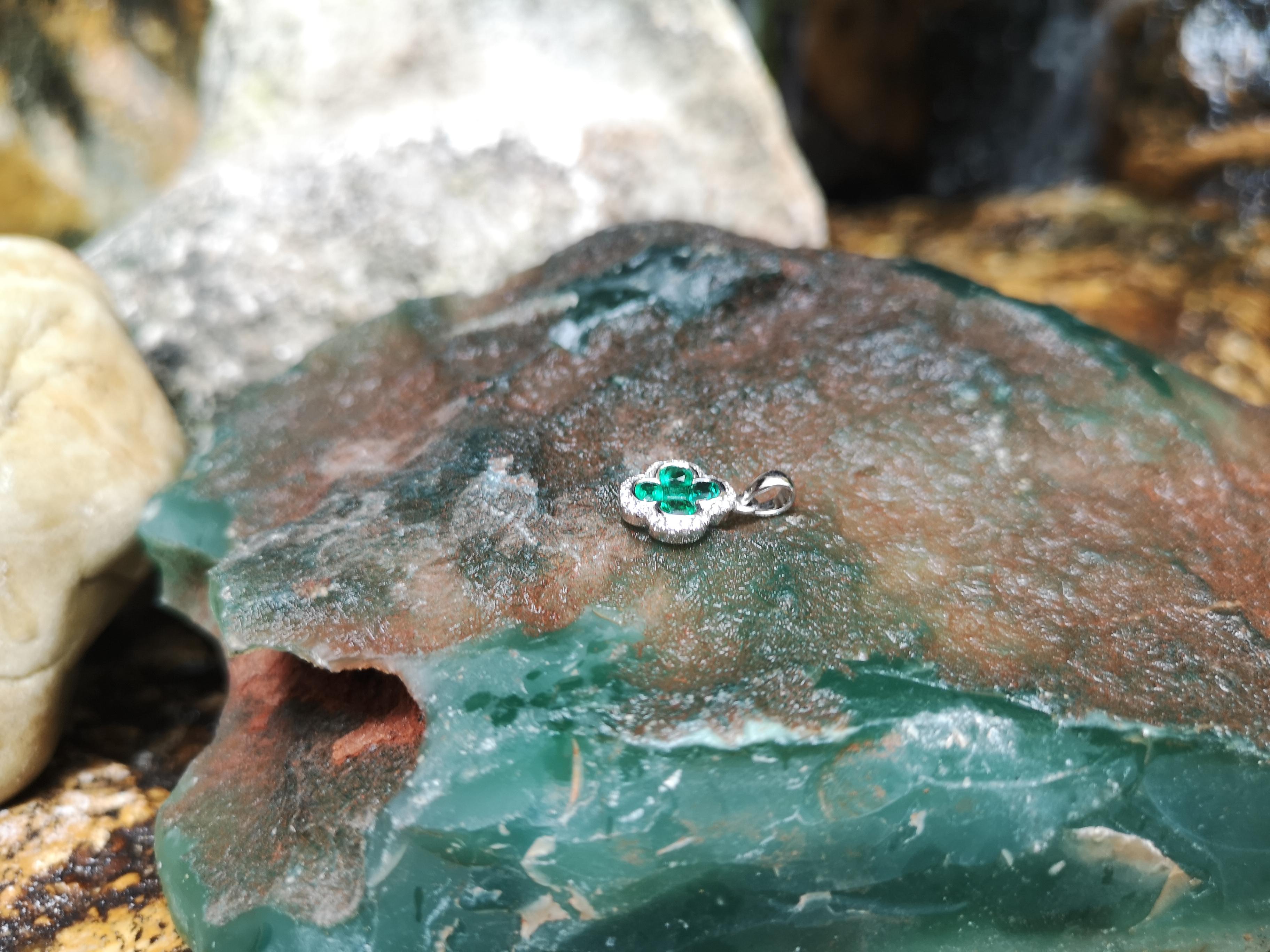 Mixed Cut Emerald with Diamond Clover Pendant Set in 18 Karat Gold Settings