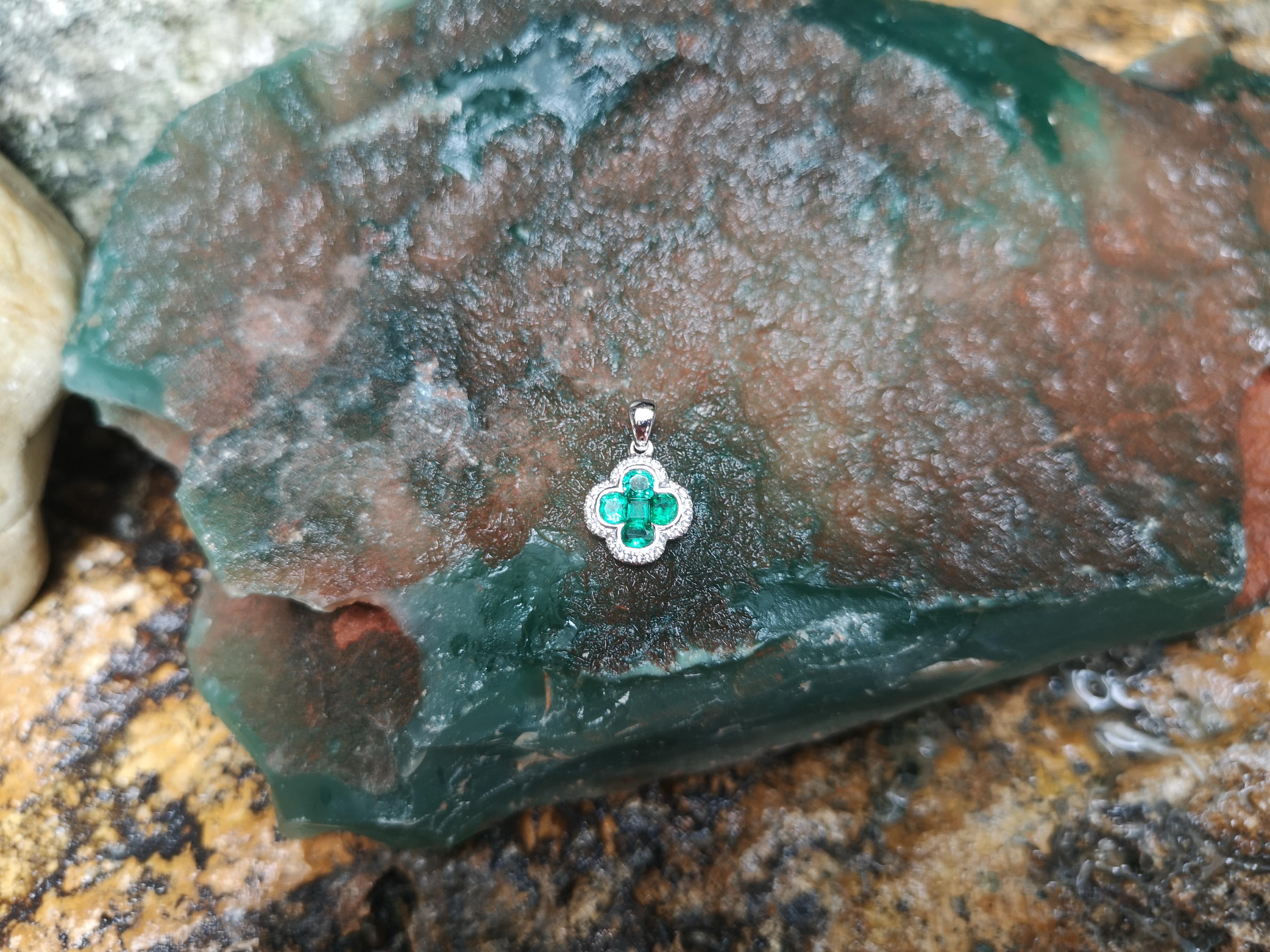Women's Emerald with Diamond Clover Pendant Set in 18 Karat Gold Settings