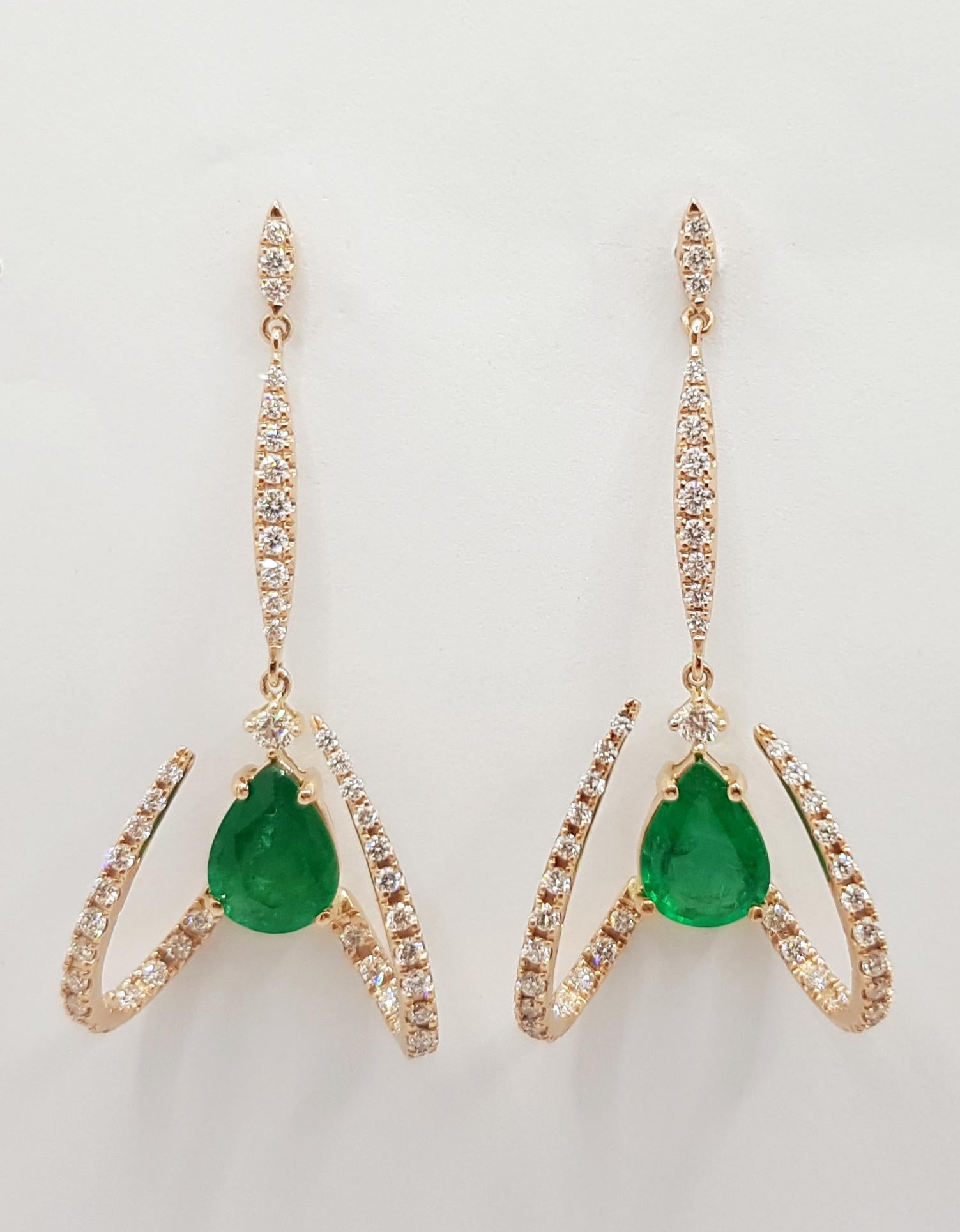 Contemporary Emerald with Diamond Earrings Set in 18 Karat Rose Gold by Kavant & Sharart For Sale