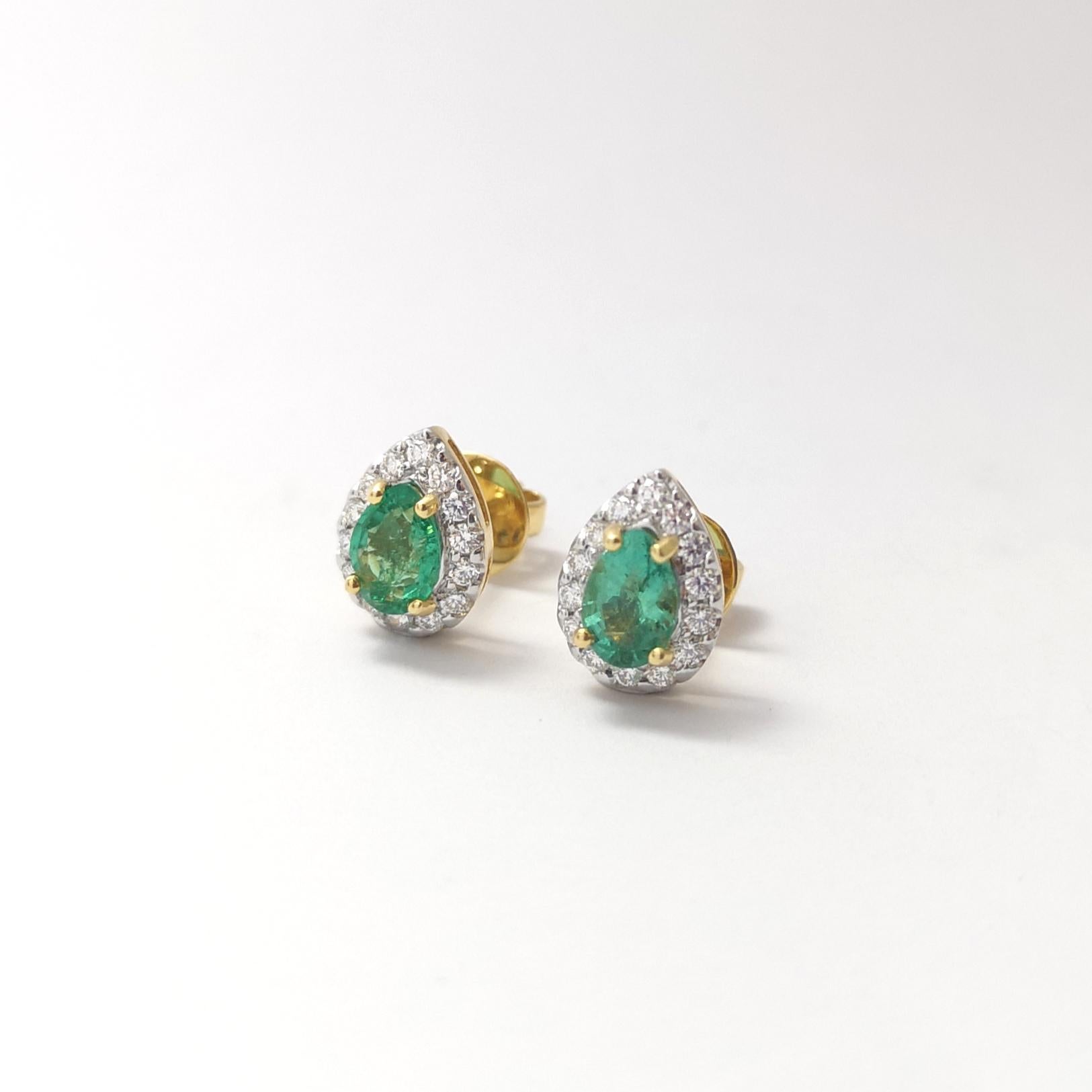 Emerald with Diamond Earrings set in 18K Gold Settings For Sale 1