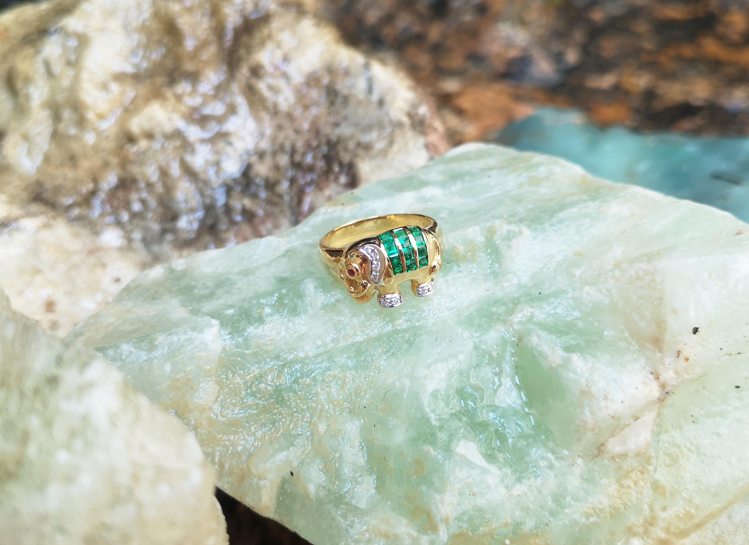 Princess Cut Emerald with Diamond Elephant Ring Set in 18 Karat Gold Settings For Sale