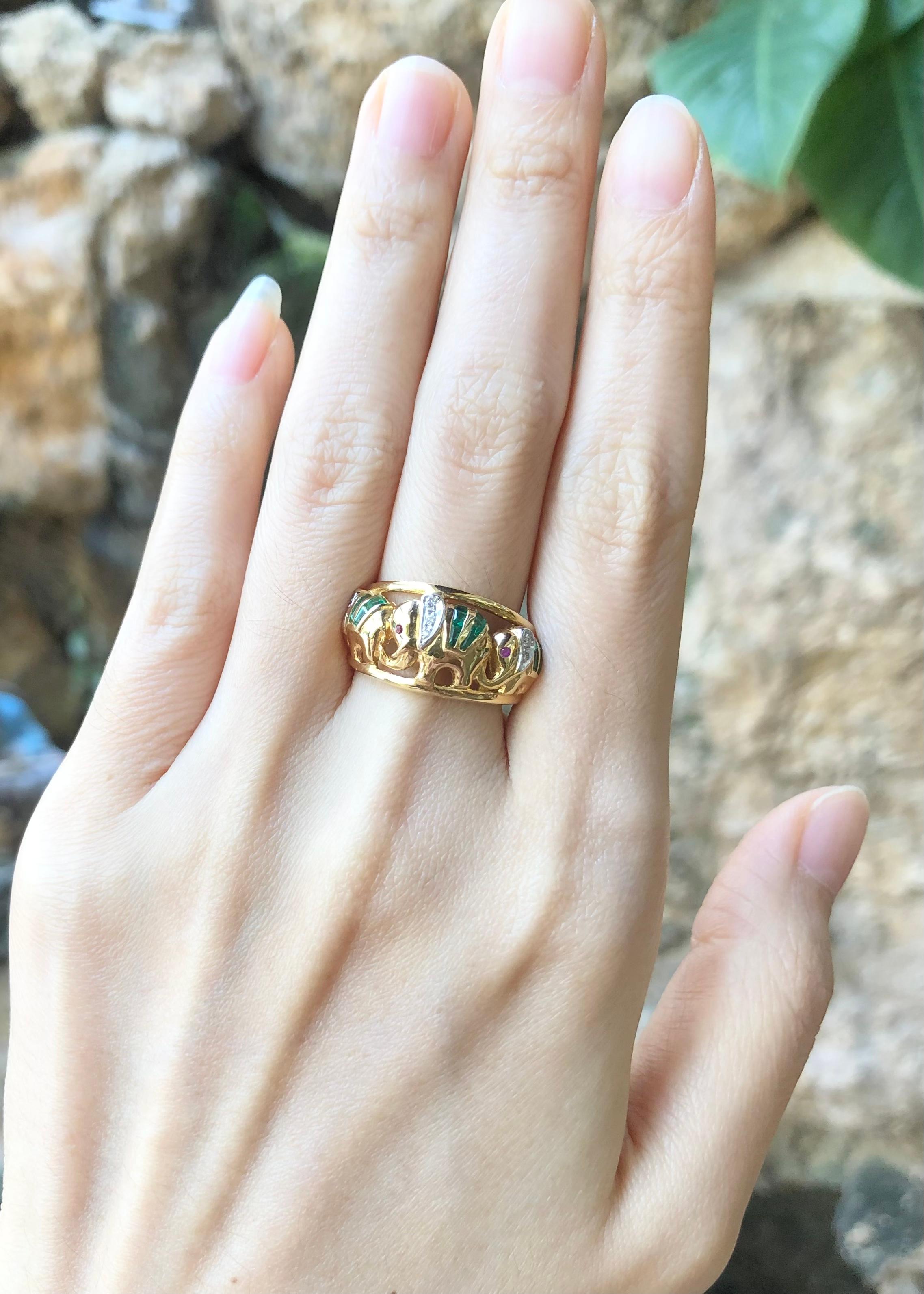 Mixed Cut Emerald with Diamond Elephant Ring Set in 18 Karat Gold Settings For Sale
