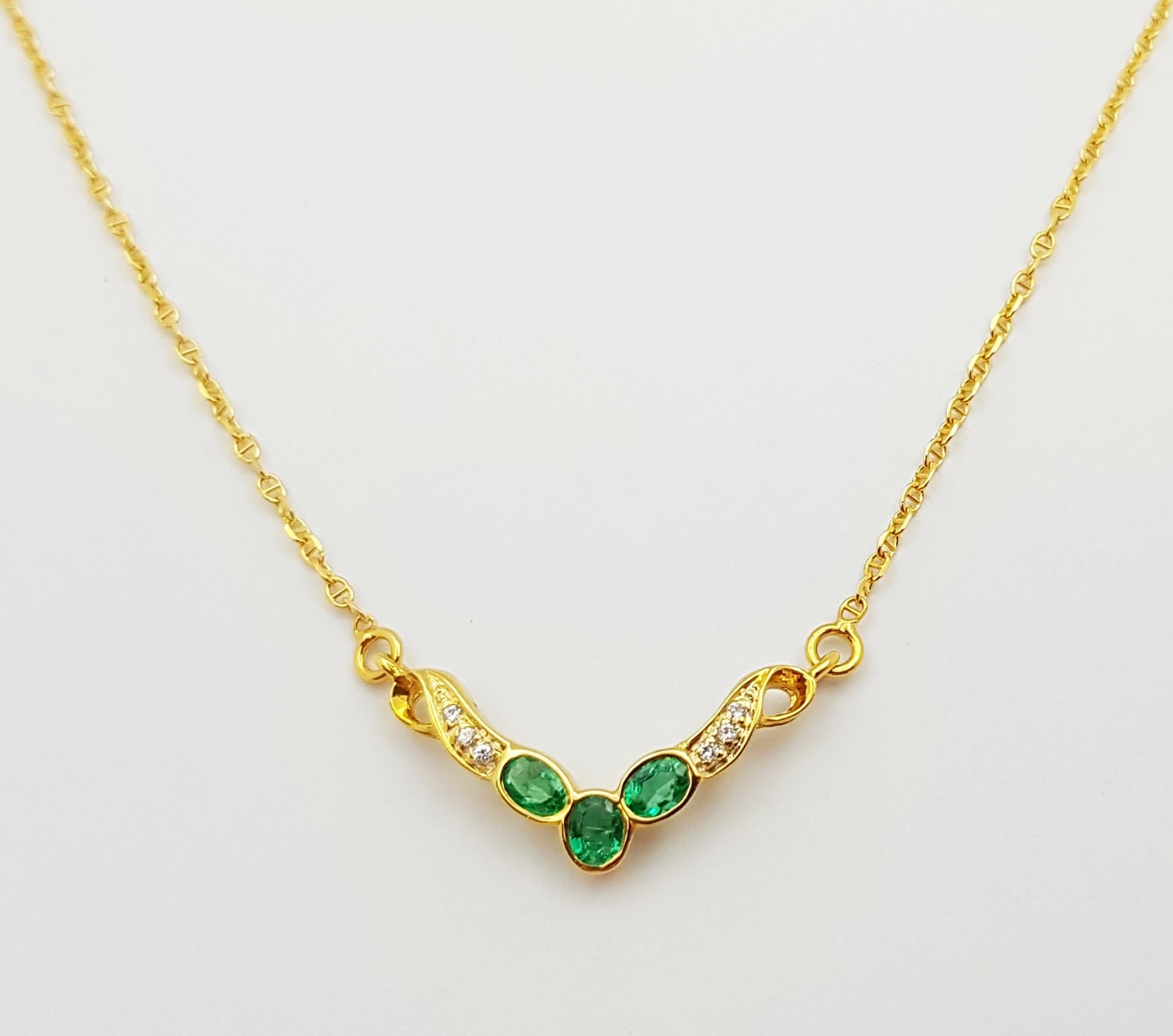 Collana di smeraldi e diamanti con montatura in oro 18 carati in vendita 4