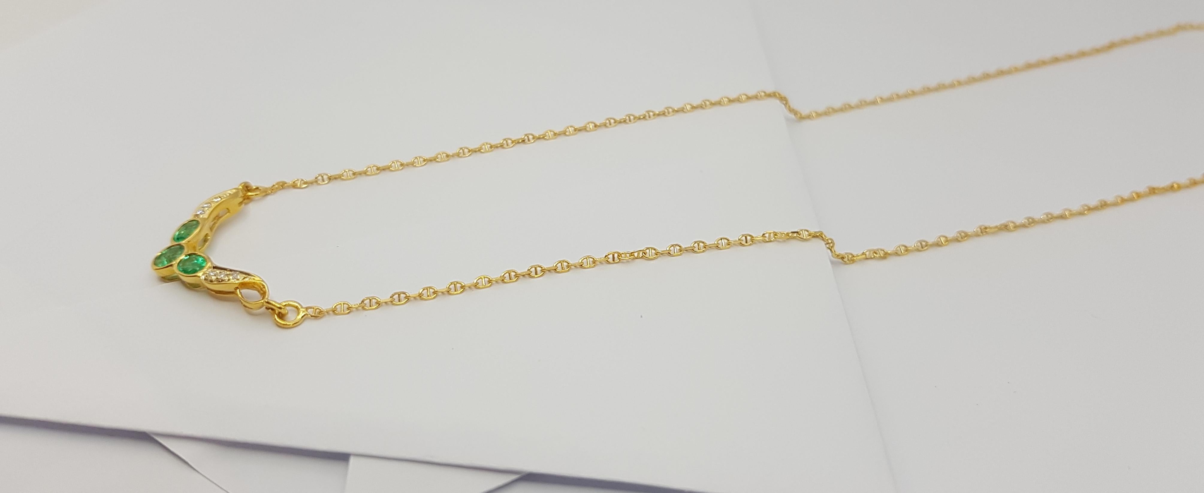 Collana di smeraldi e diamanti con montatura in oro 18 carati in vendita 1