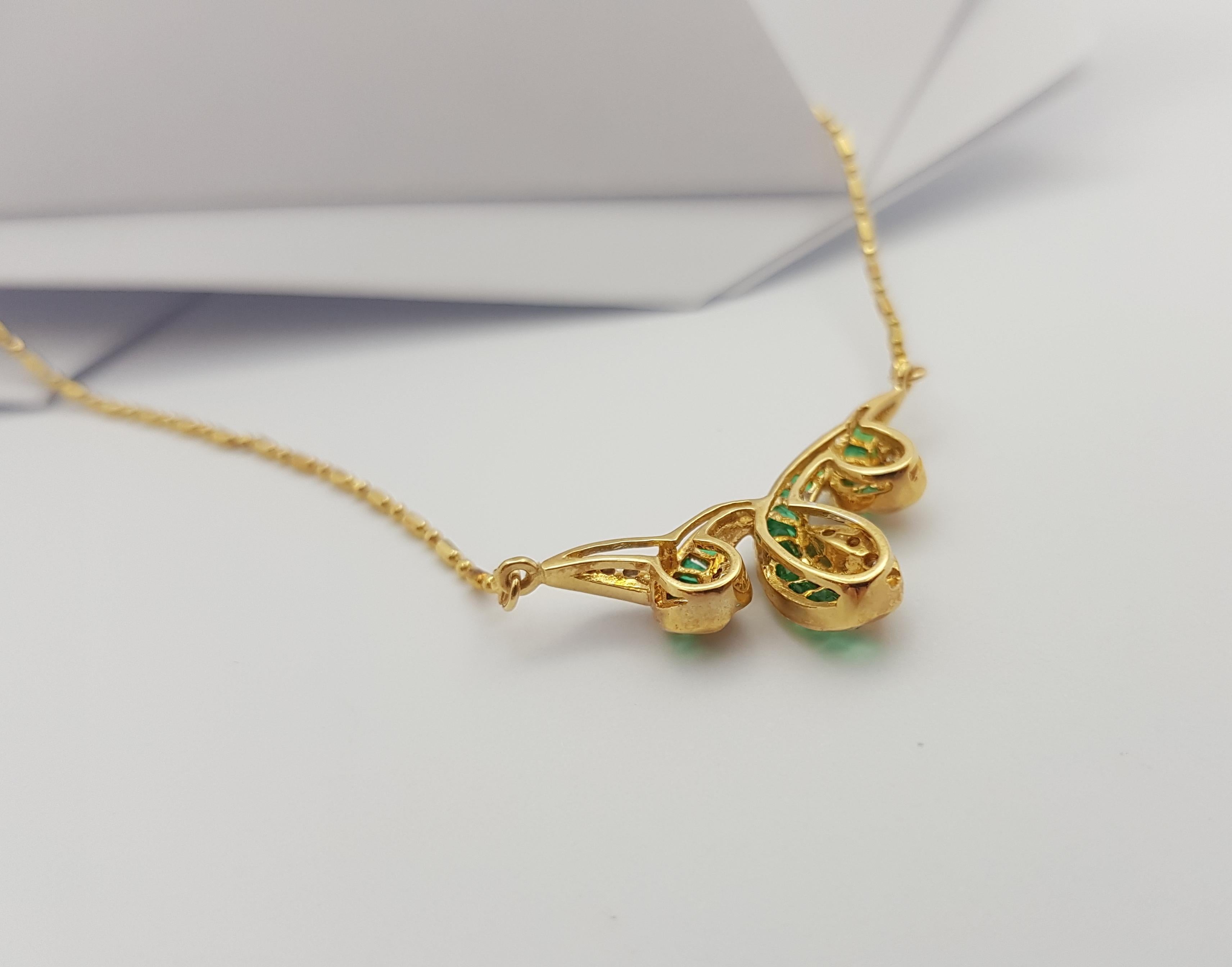Collana di smeraldi e diamanti con montatura in oro 18 carati in vendita 1