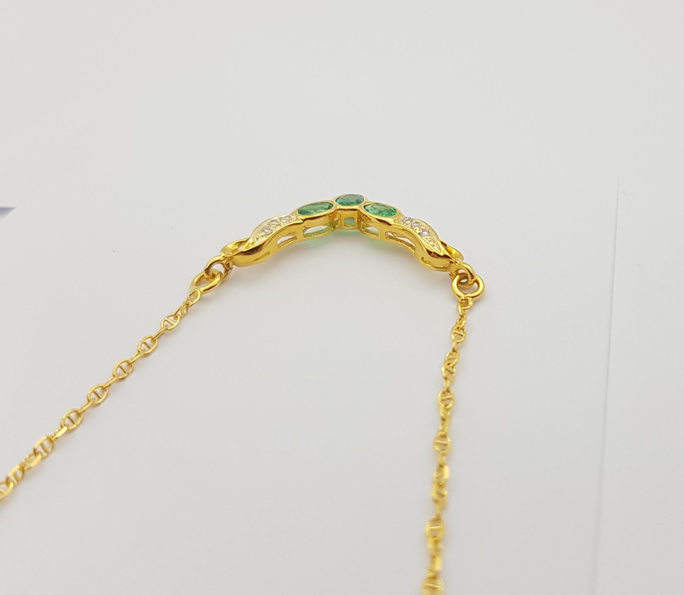 Collana di smeraldi e diamanti con montatura in oro 18 carati in vendita 3