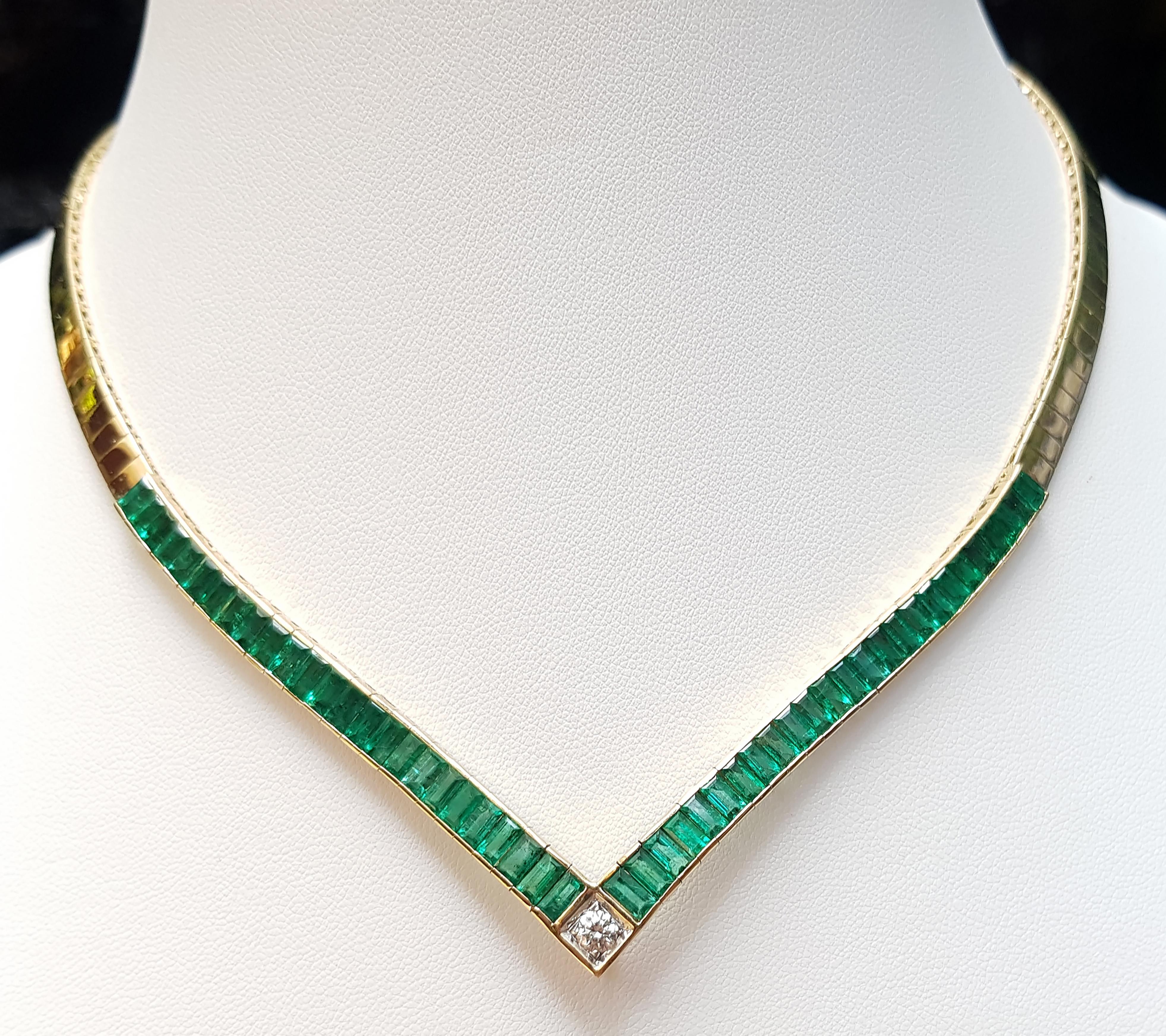 Smaragd mit Diamant-Halskette in 18 Karat Gold gefasst (Zeitgenössisch) im Angebot