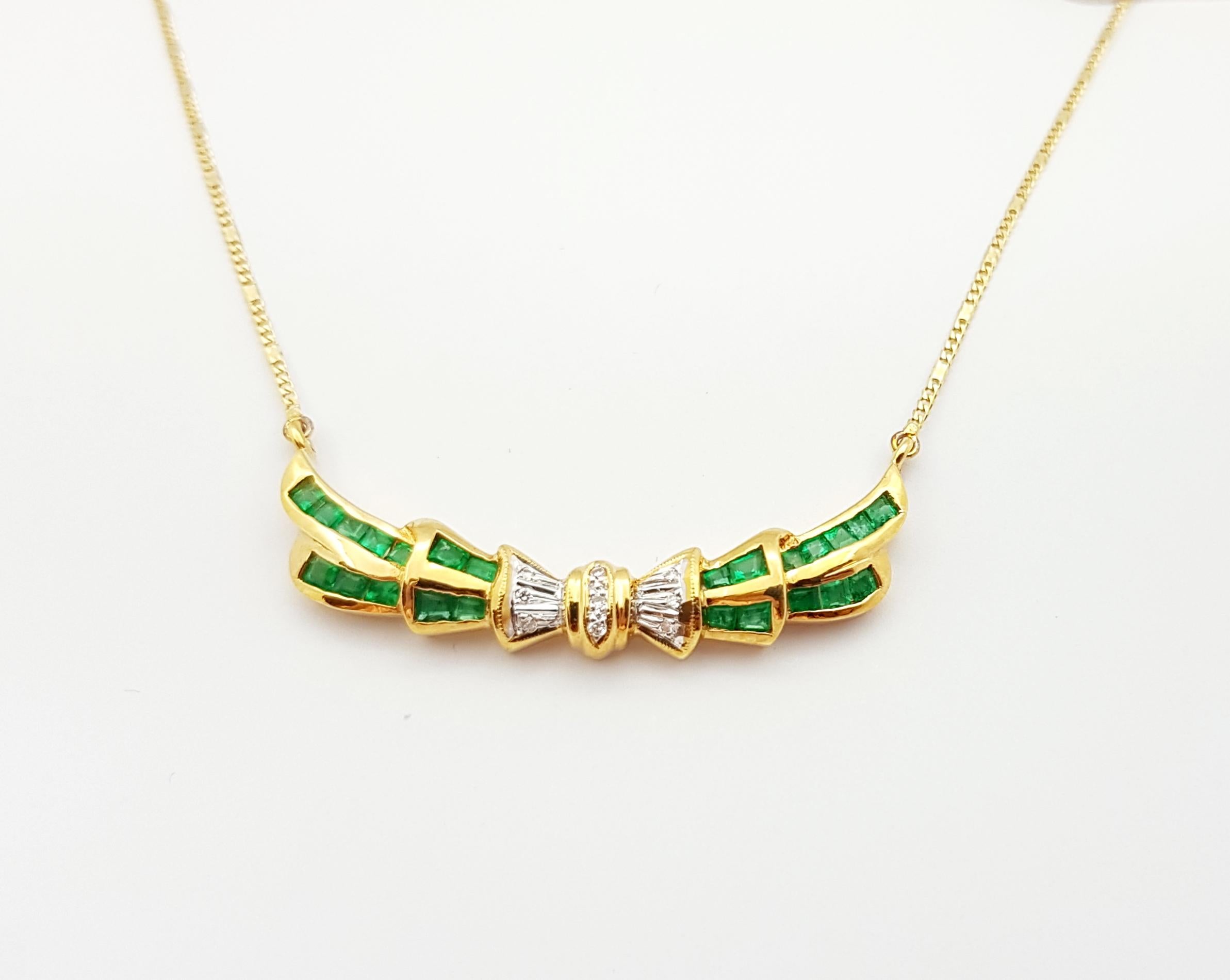 Mixed Cut Emerald with Diamond Necklace Set in 18 Karat Gold Settings For Sale