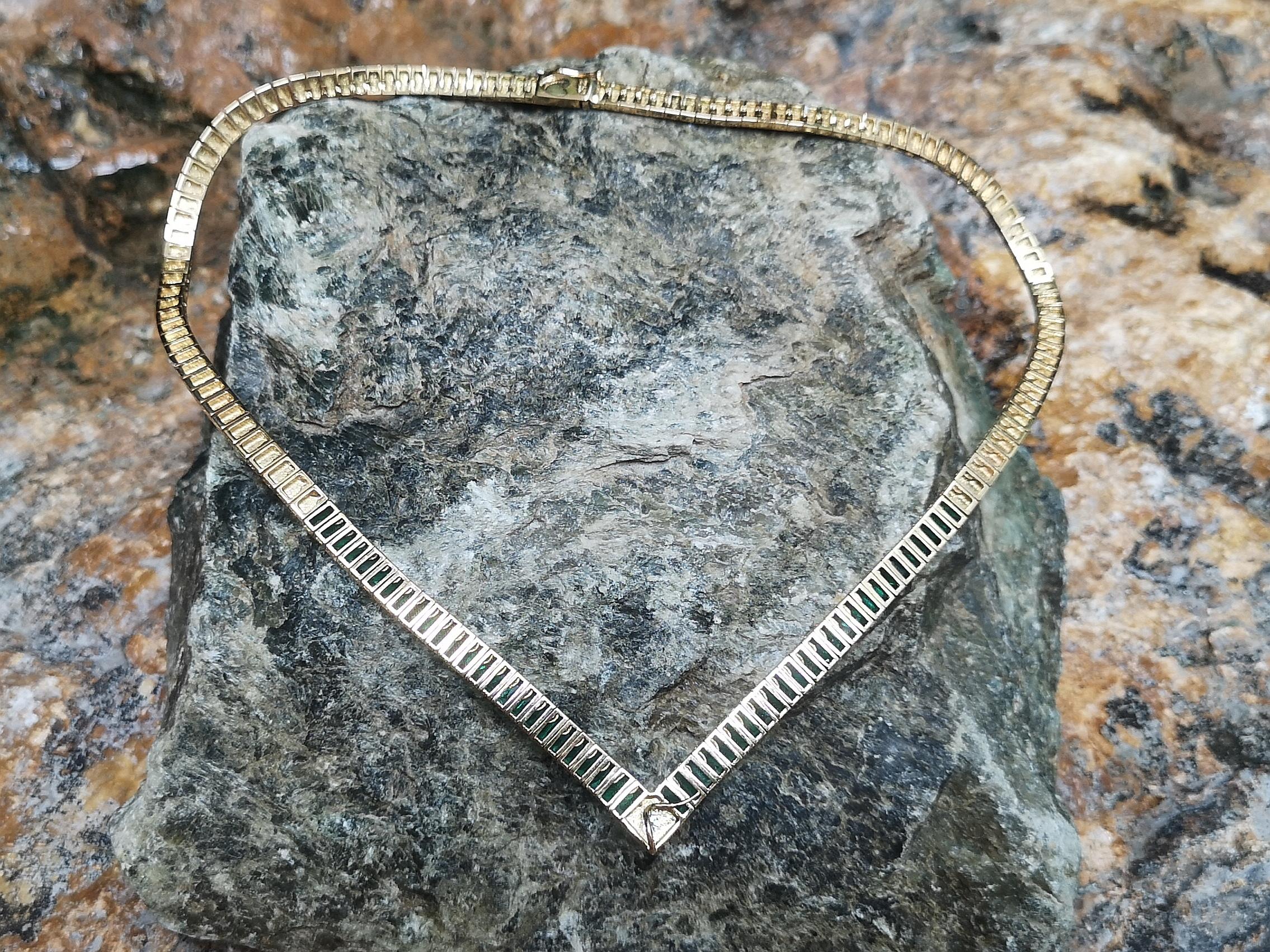Smaragd mit Diamant-Halskette in 18 Karat Gold gefasst im Angebot 2