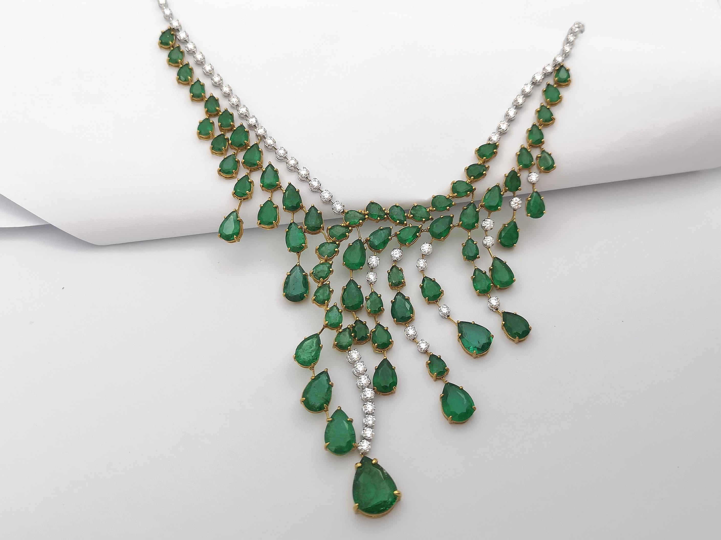 Emerald with Diamond Necklace Set in 18 Karat White Gold Settings For Sale 5