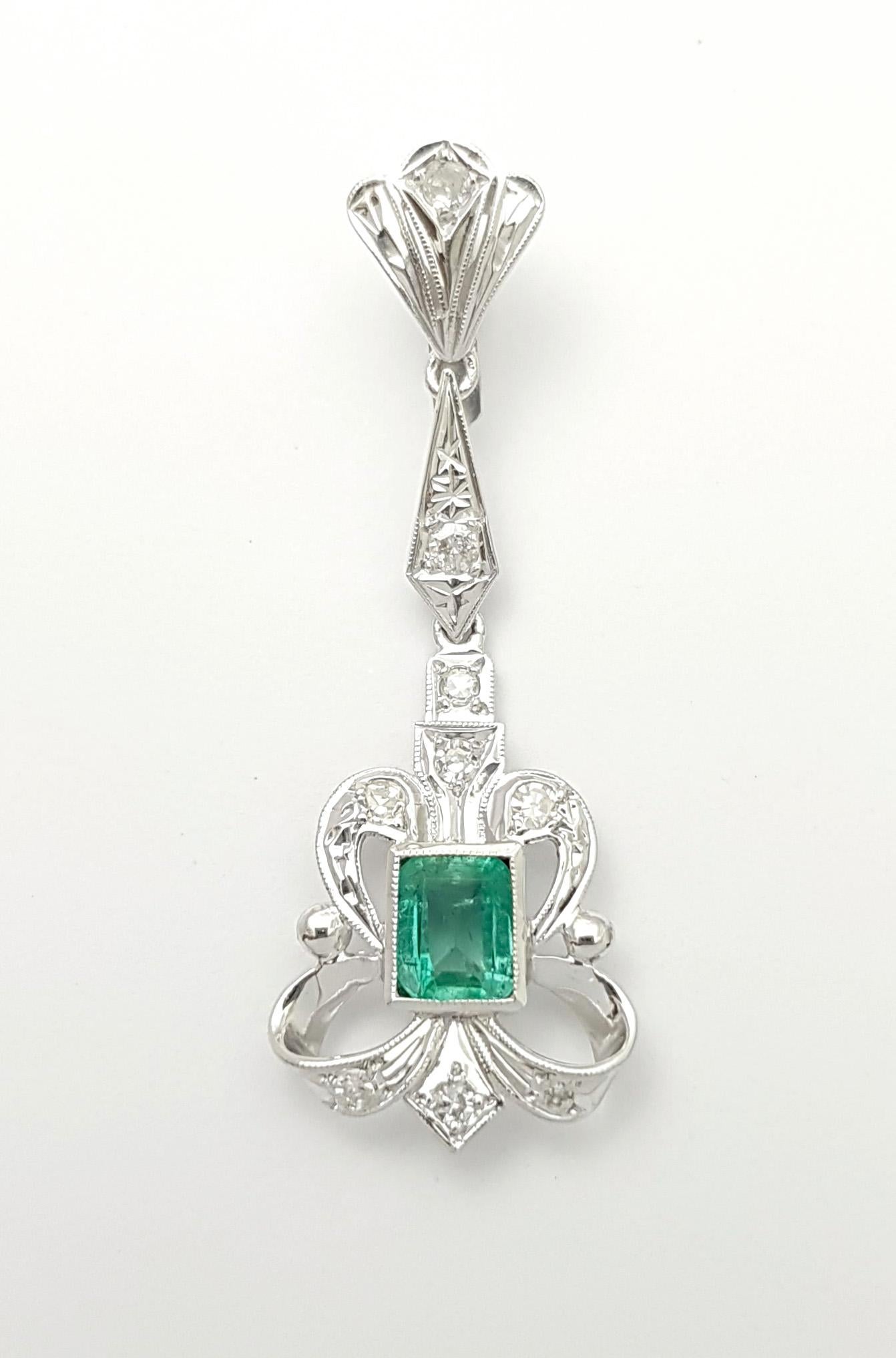 Smaragd- und Diamant-Anhänger in 14K Weißgold-Fassung (Art déco) im Angebot