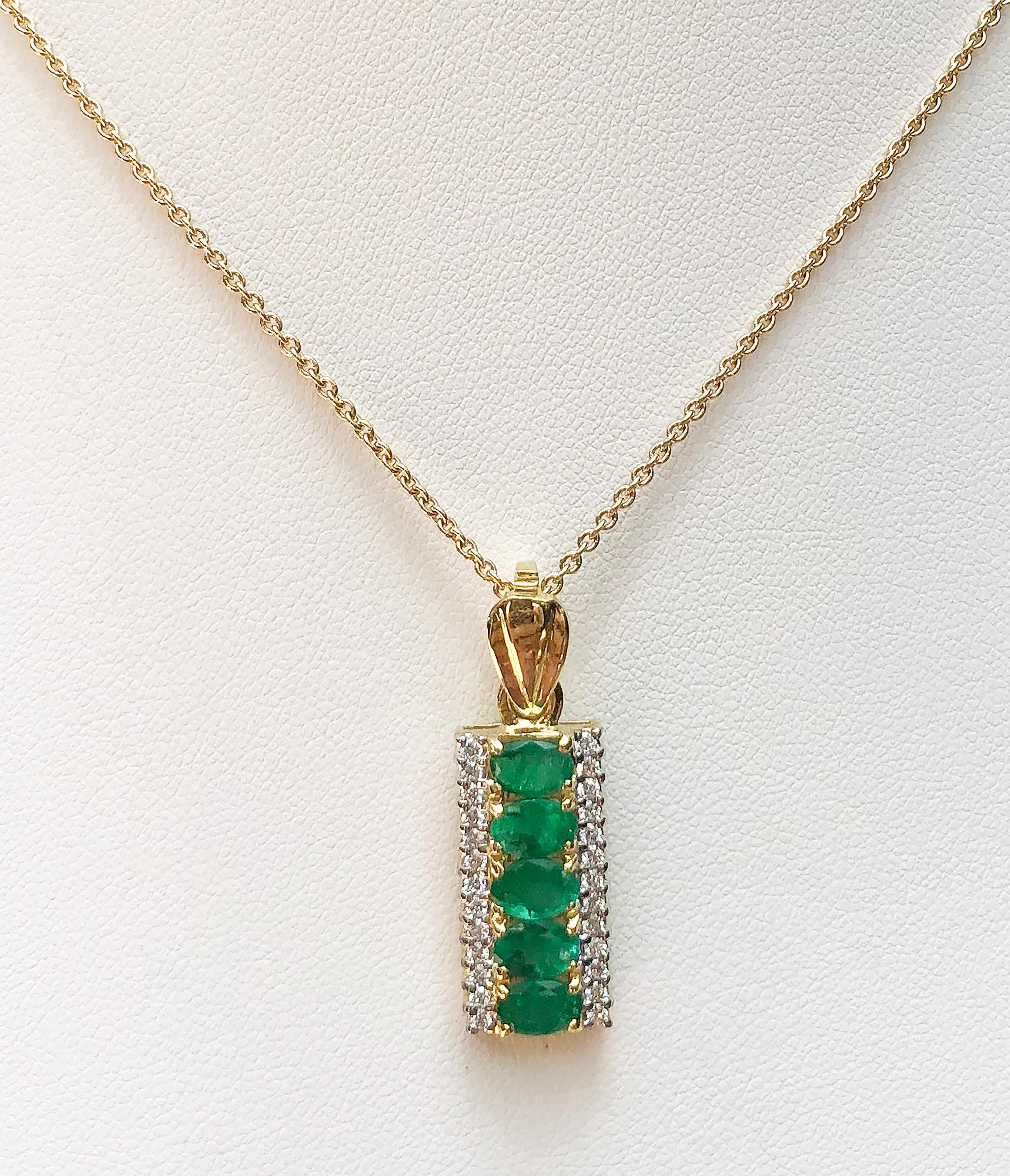 Smaragd 1,84 Karat mit Diamant 0,33 Karat Anhänger in 18 Karat Goldfassung
(Kette nicht enthalten)

Breite:  1.0 cm 
Länge: 3,2 cm
Gesamtgewicht: 5,6 Gramm

