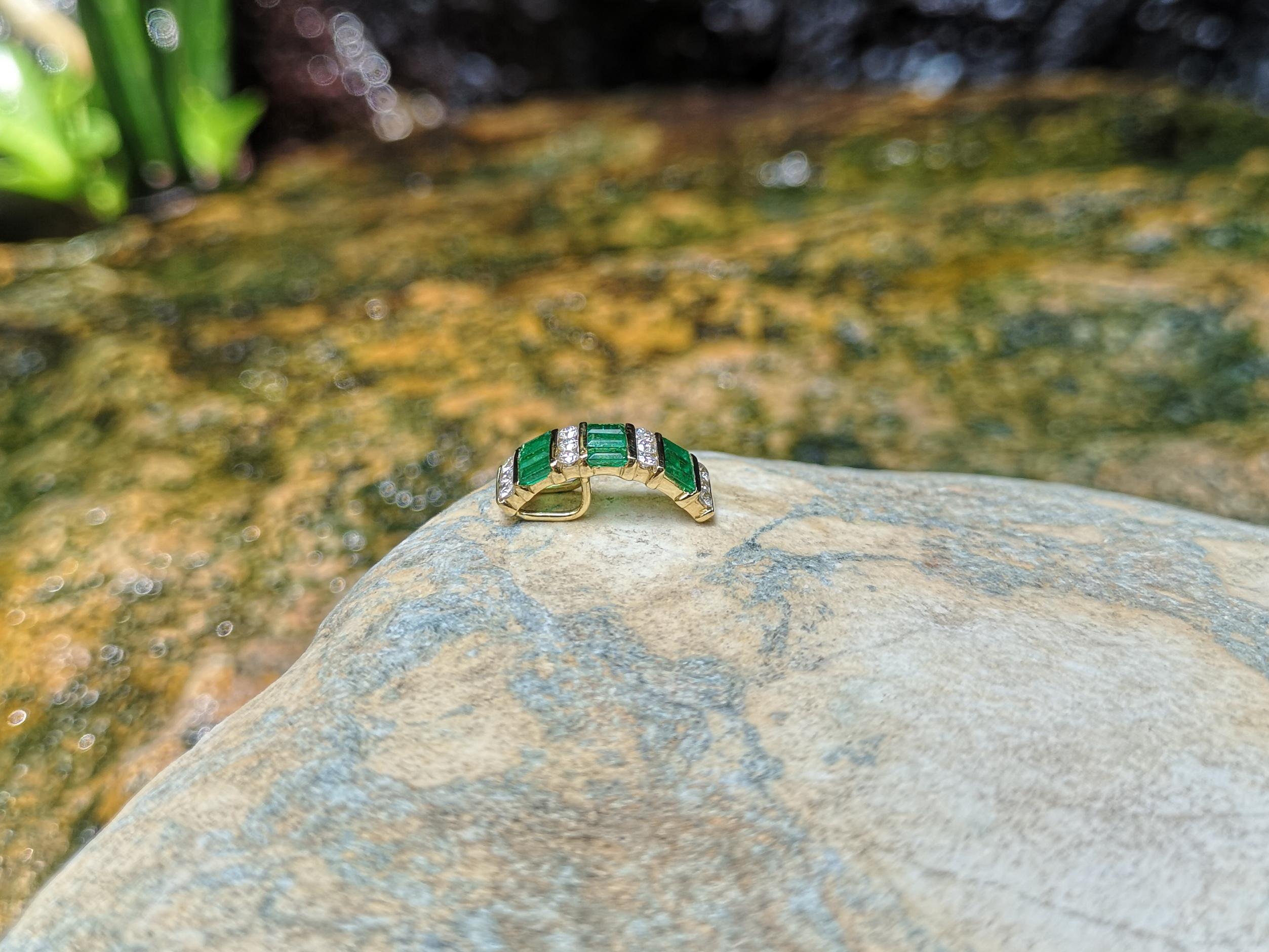 Women's Emerald with Diamond Pendant Set in 18 Karat Gold Settings For Sale