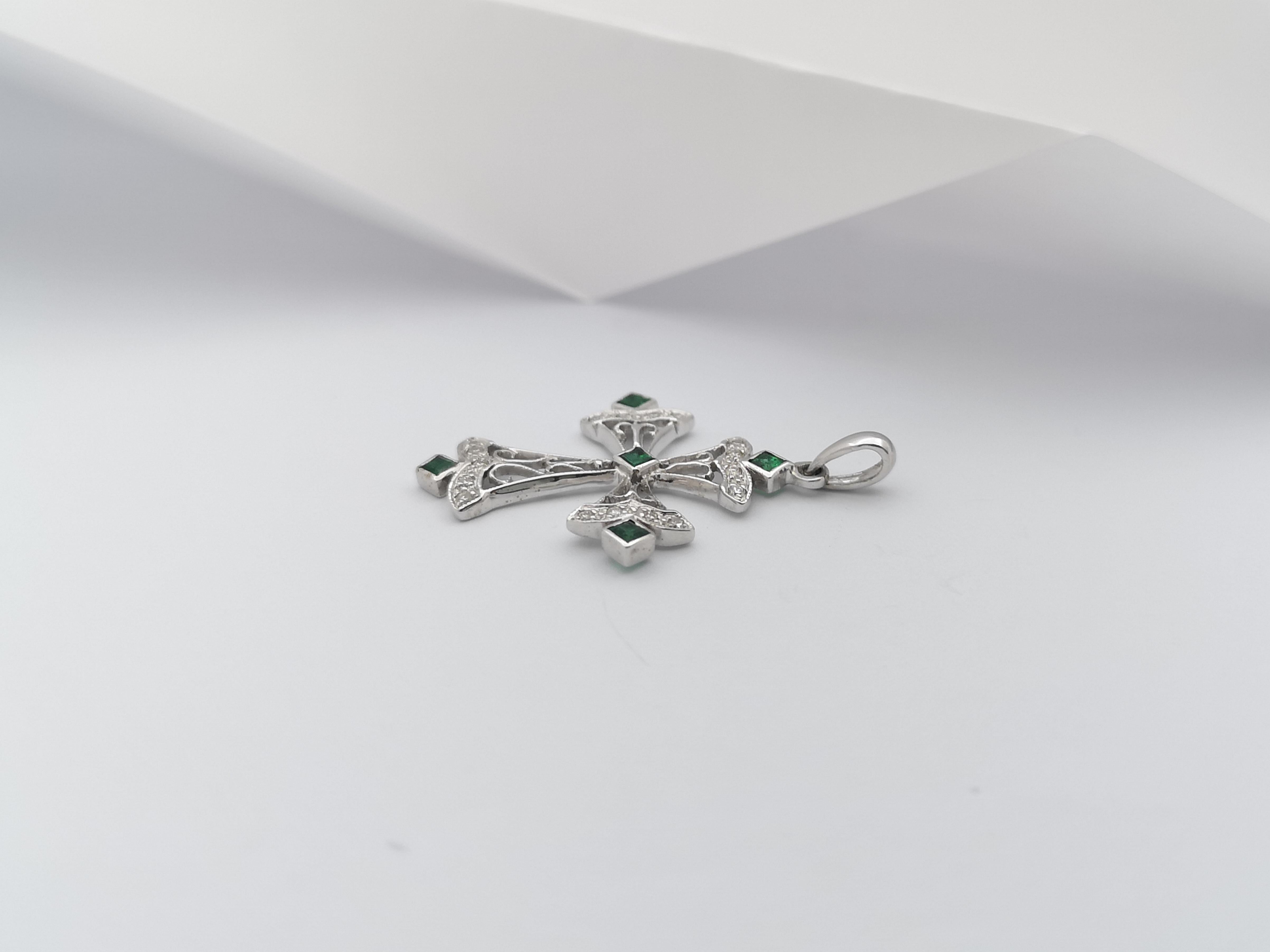 Emerald  with Diamond Pendant set in 18 Karat White Gold Settings For Sale 4