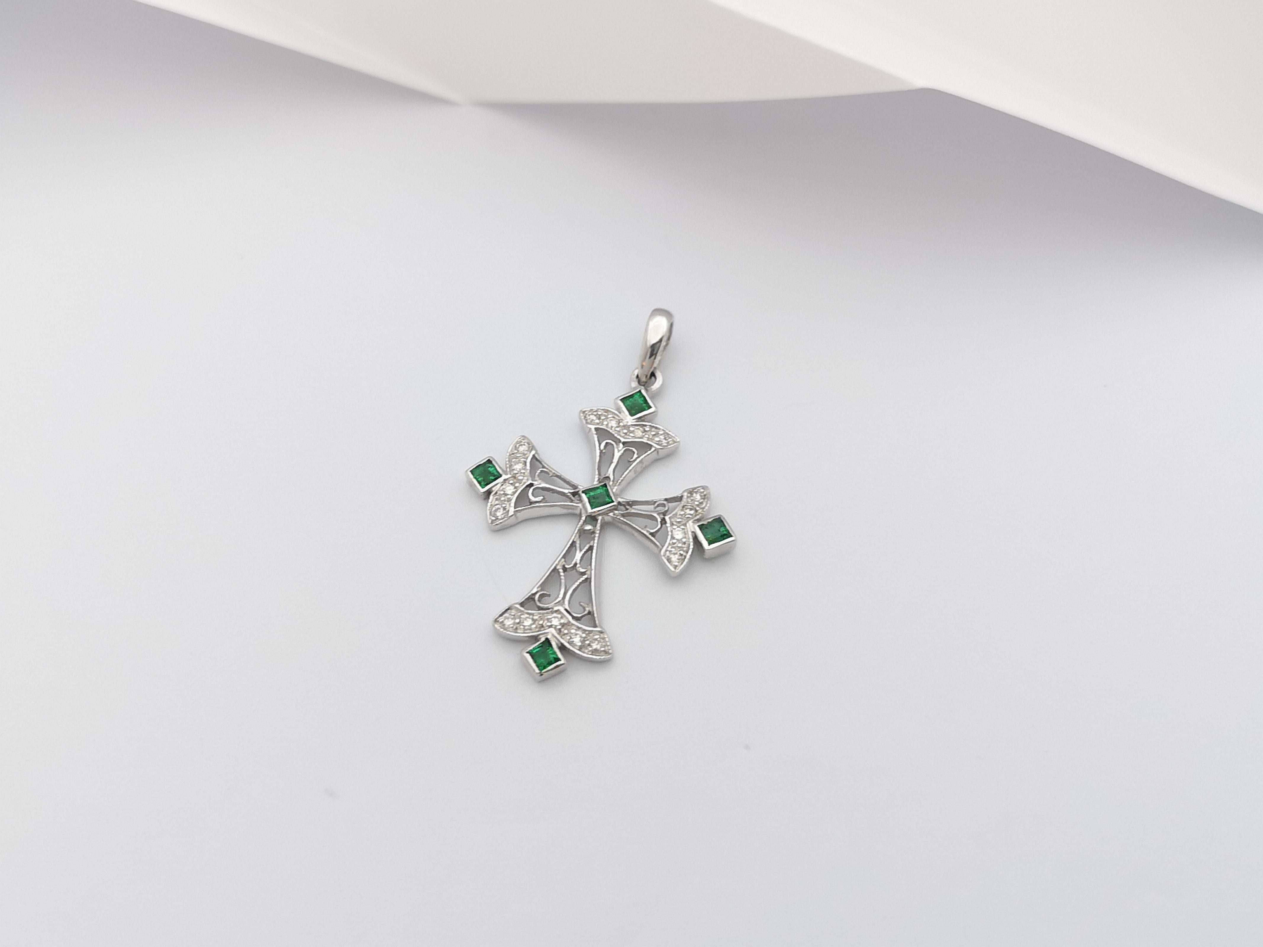 Emerald  with Diamond Pendant set in 18 Karat White Gold Settings For Sale 5