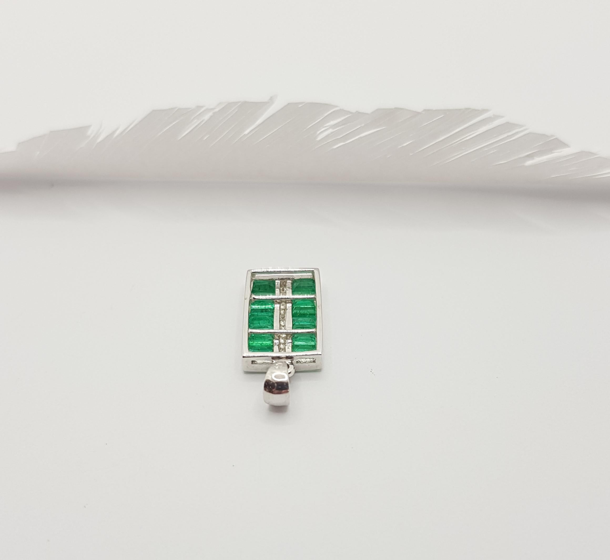 Contemporary Emerald with Diamond Pendant Set in 18 Karat White Gold Settings For Sale