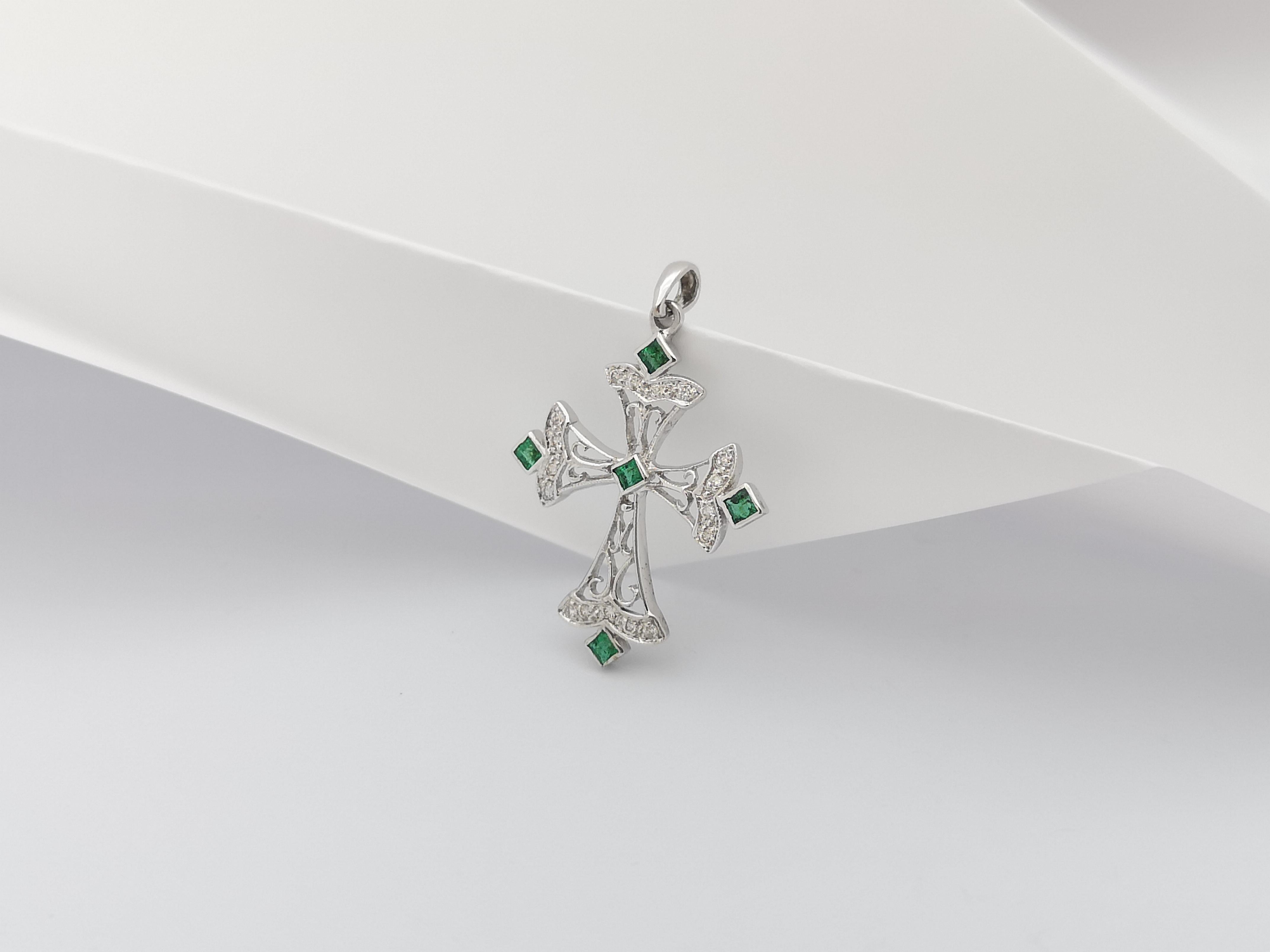 Women's or Men's Emerald  with Diamond Pendant set in 18 Karat White Gold Settings For Sale
