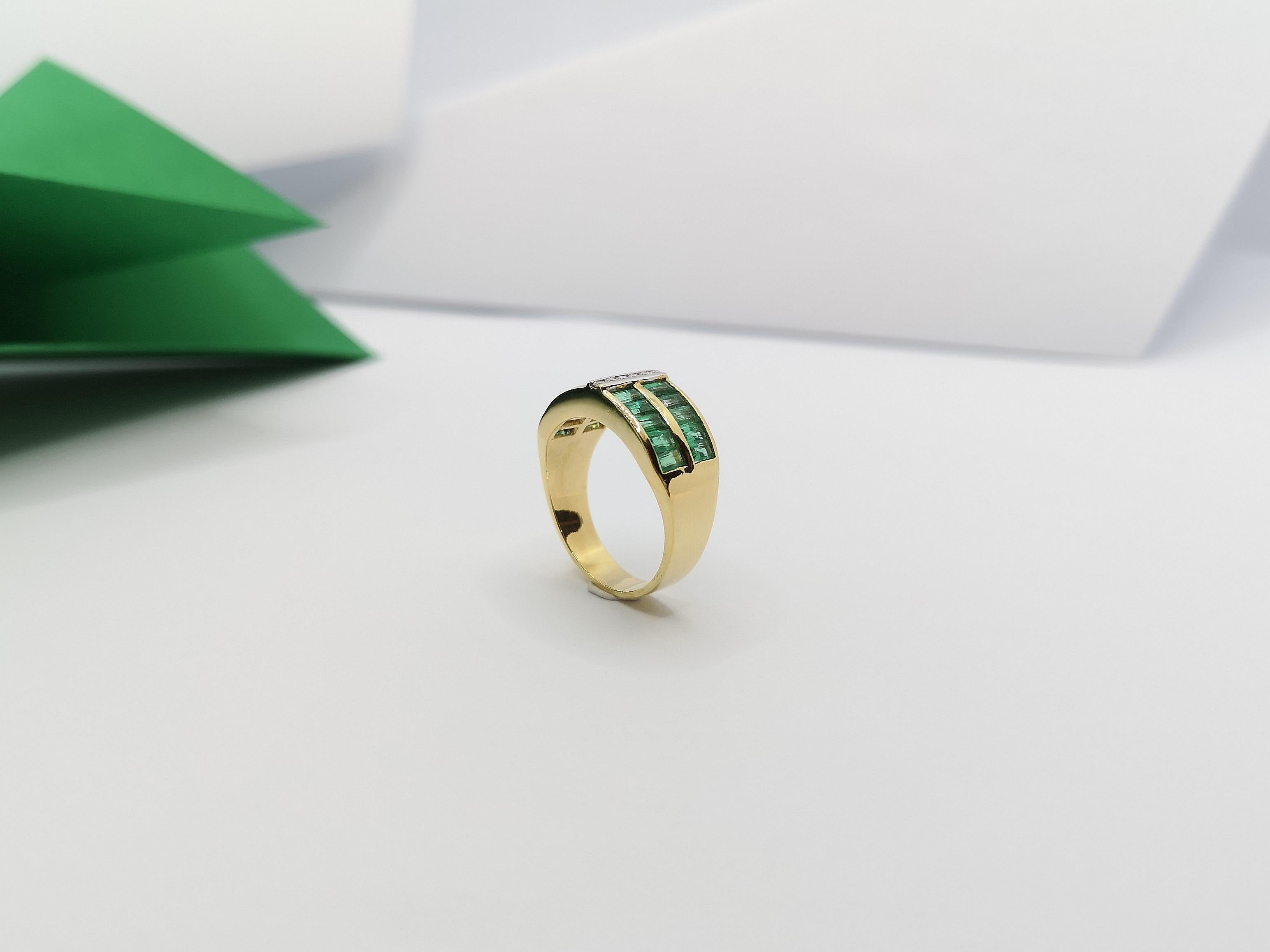 Emerald with Diamond Ring Set in 18 Karat Gold Settings For Sale 2