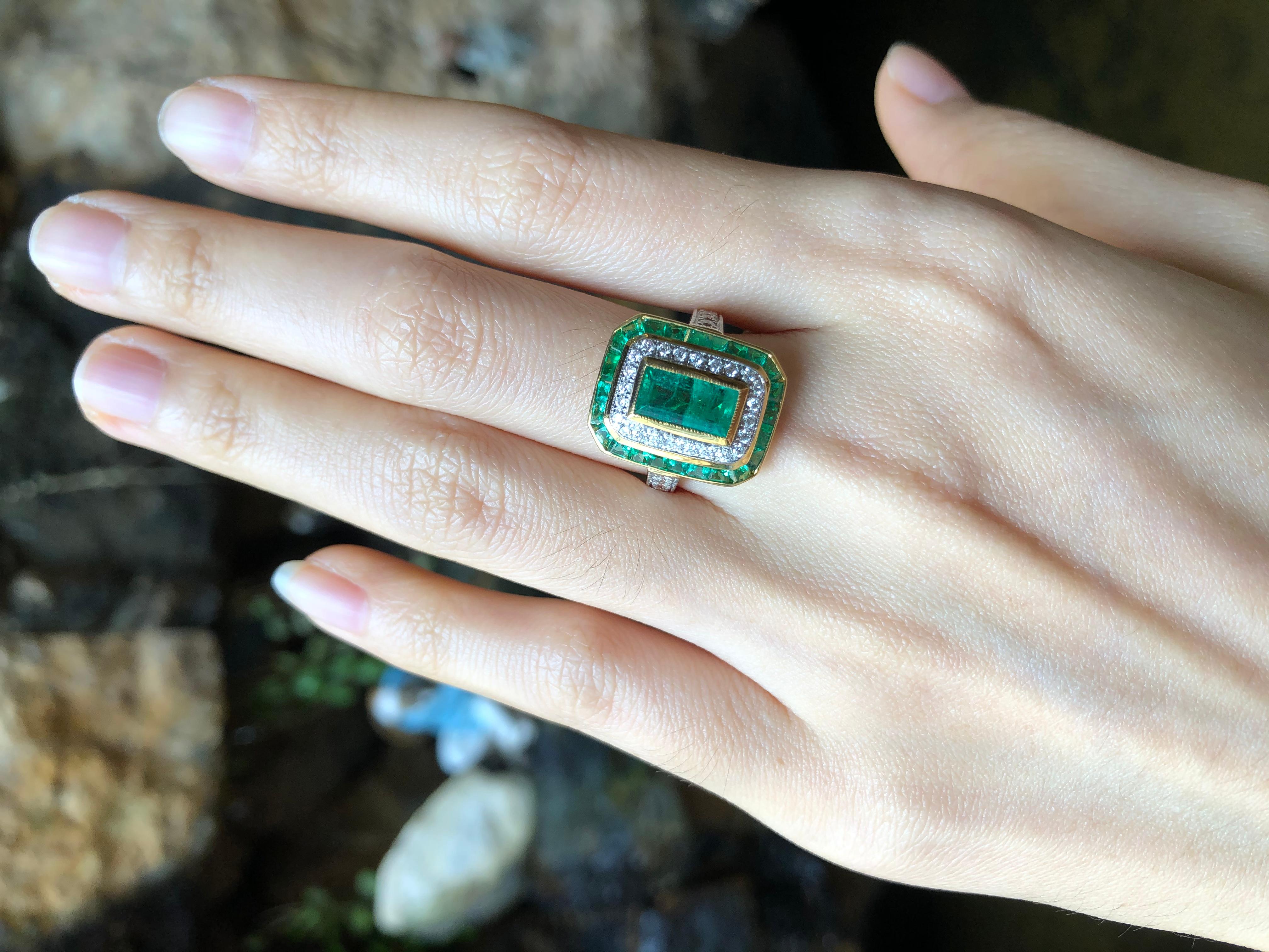 Smaragd mit Diamantring in 18 Karat Goldfassung gefasst im Angebot 7