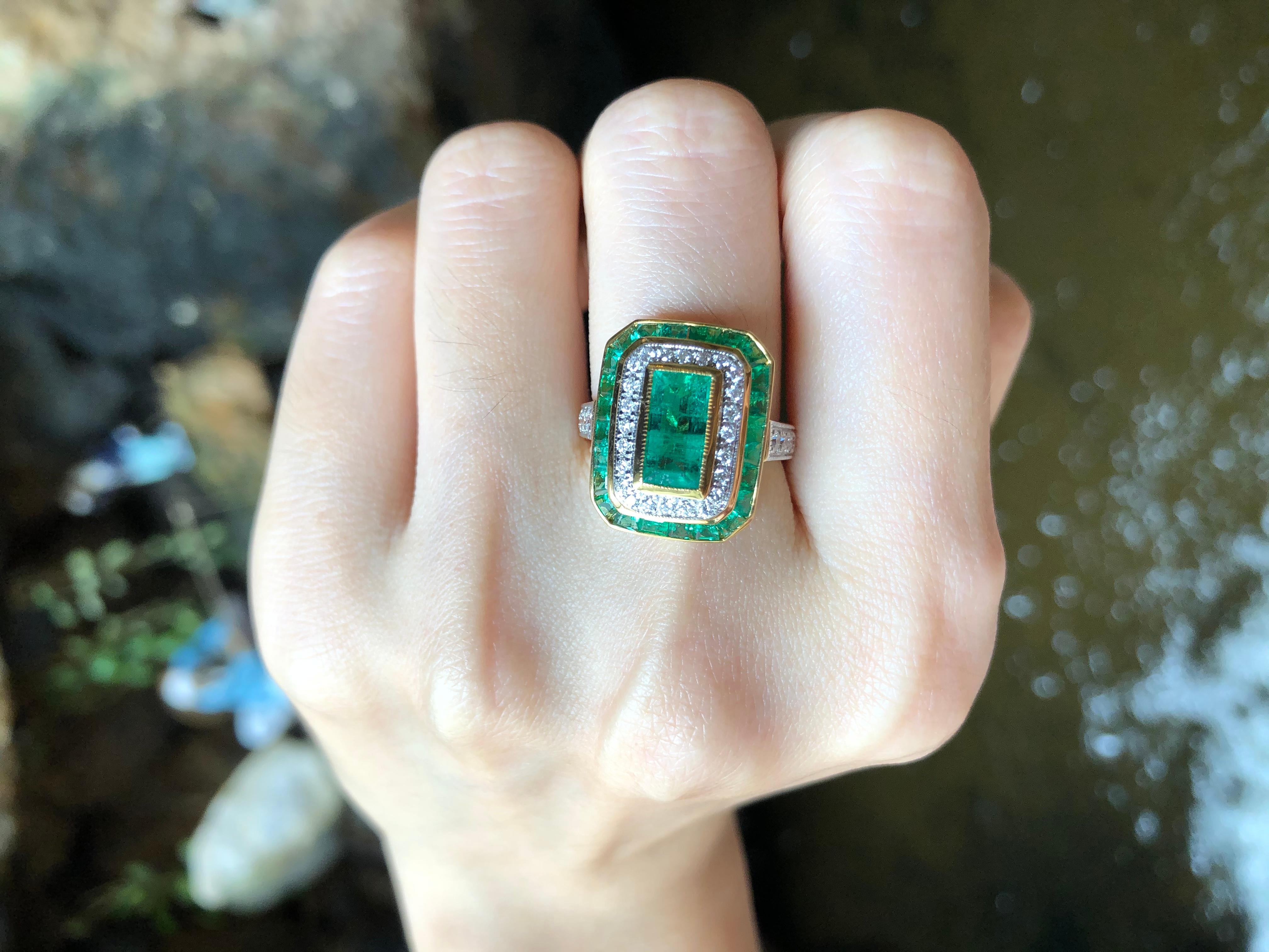 Smaragd mit Diamantring in 18 Karat Goldfassung gefasst im Angebot 8