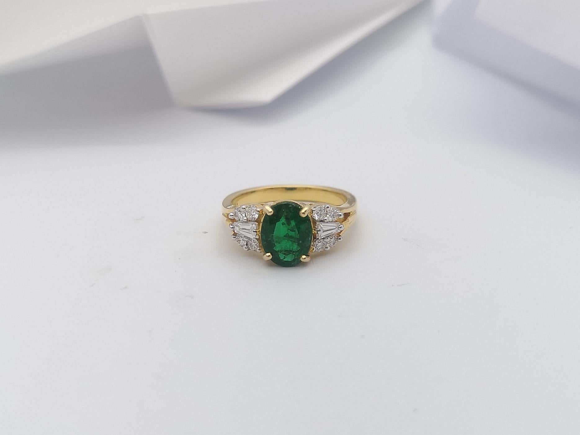 Smaragd- und Diamantring aus 18 Karat Gold in Fassungen gefasst im Angebot 10