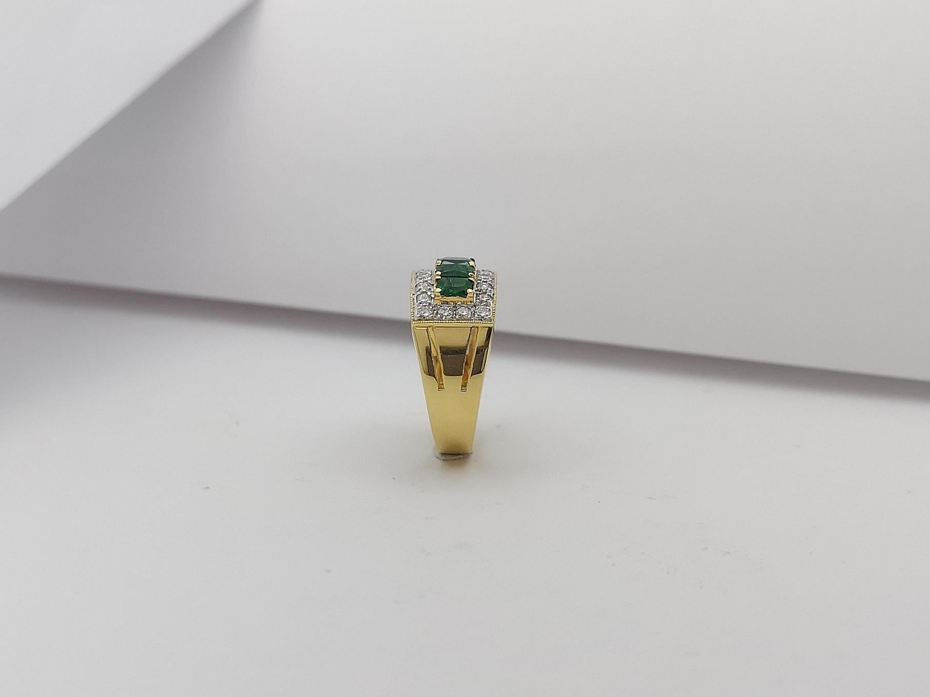 Emerald with Diamond Ring Set in 18 Karat Gold Settings For Sale 13