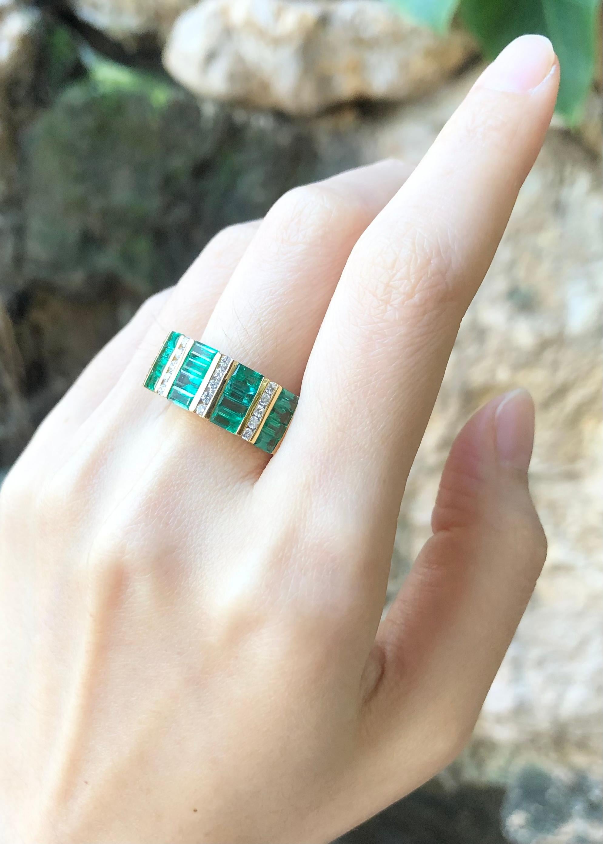 Emerald Cut Emerald with Diamond Ring set in 18 Karat Gold Settings For Sale