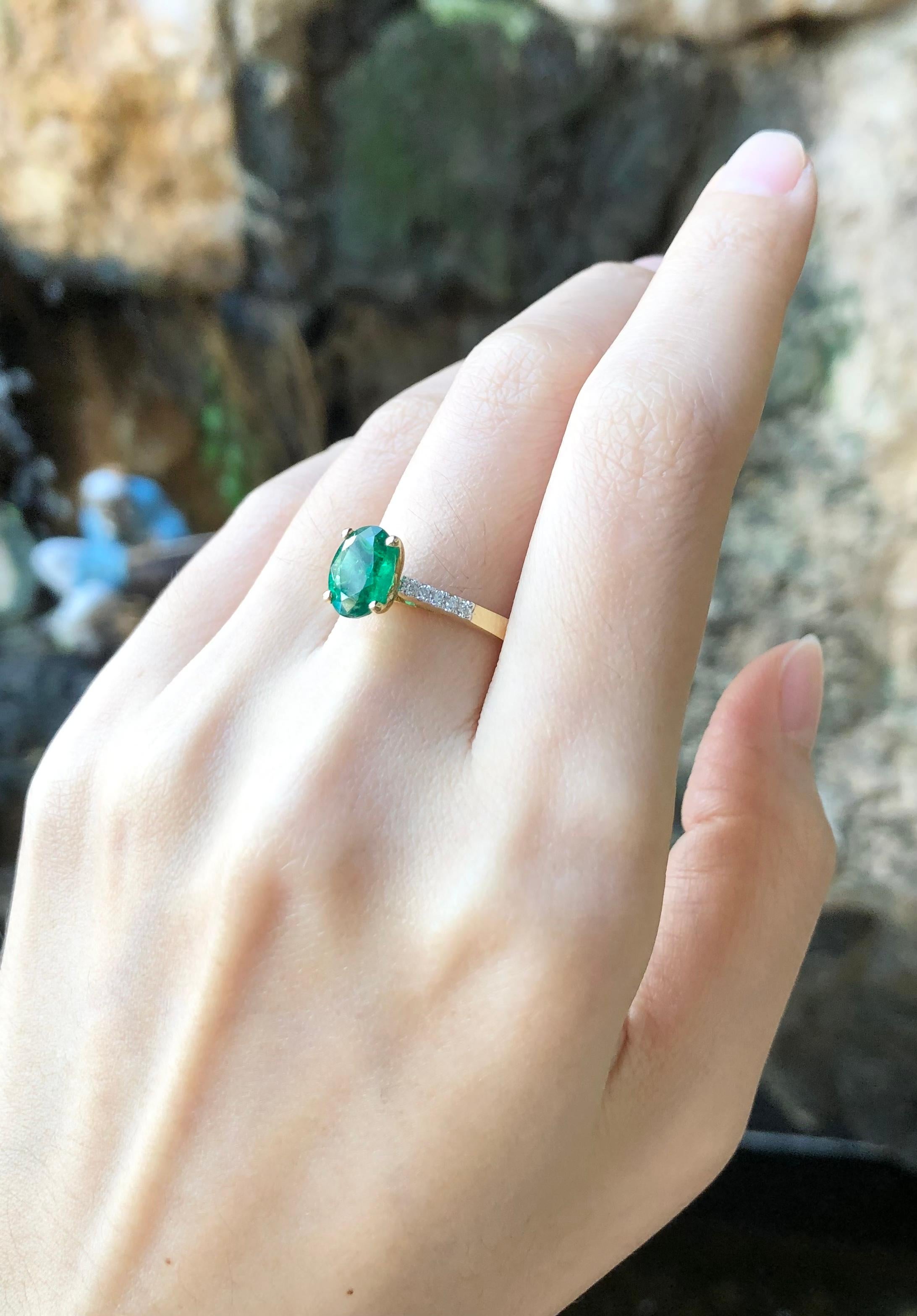 Ring mit Smaragd und Diamant in 18 Karat Goldfassung im Angebot 1