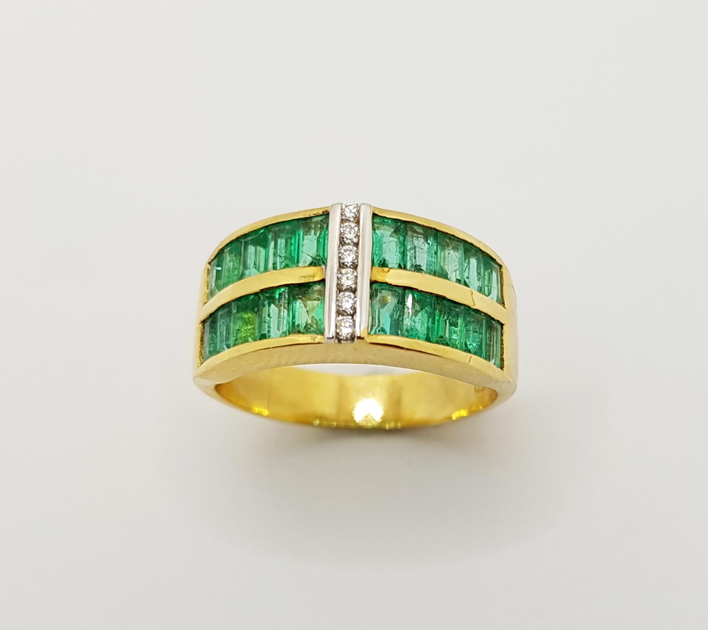 Women's or Men's Emerald with Diamond Ring Set in 18 Karat Gold Settings For Sale
