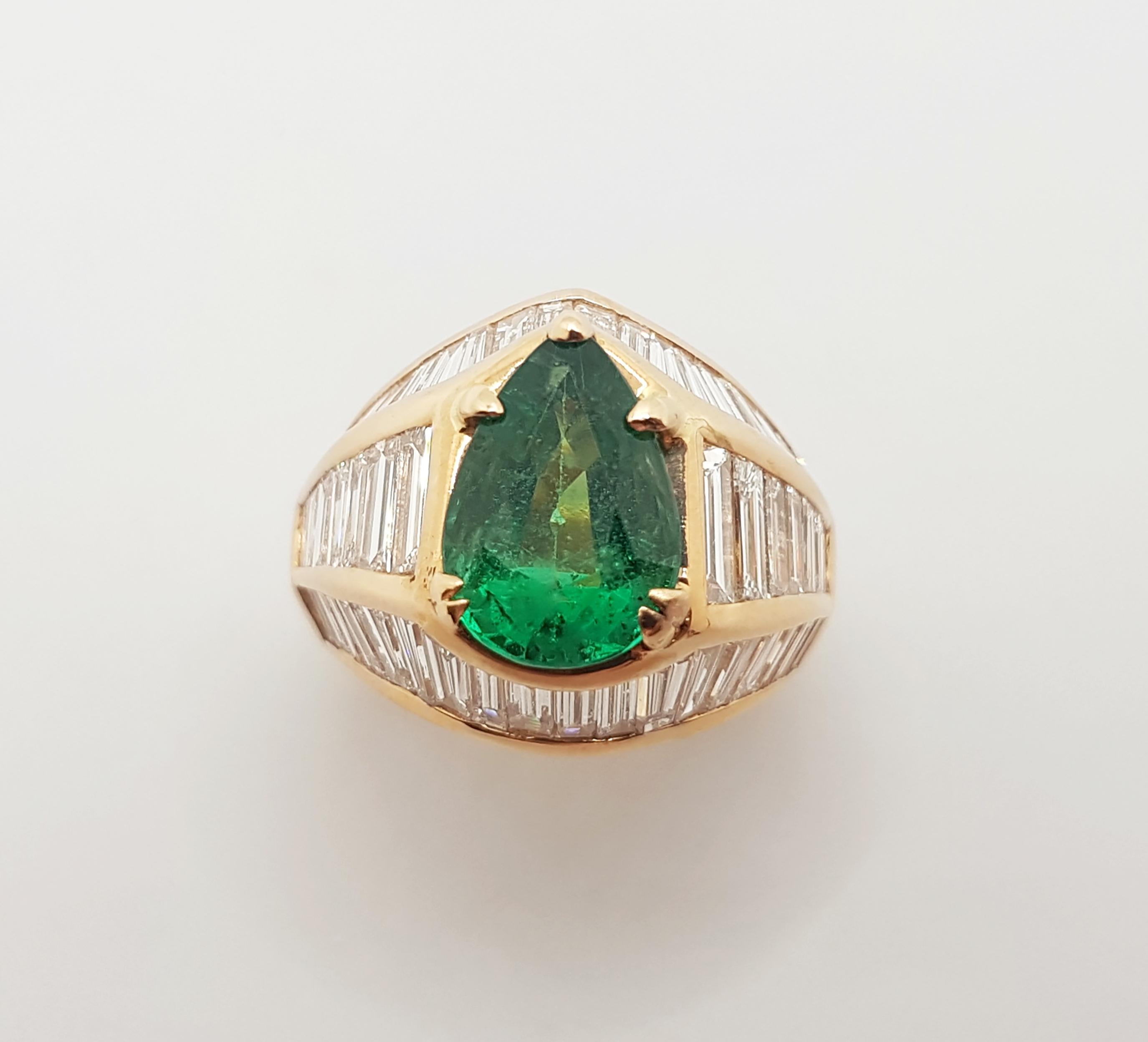Emerald with Diamond Ring Set in 18 Karat Rose Gold Settings For Sale 3