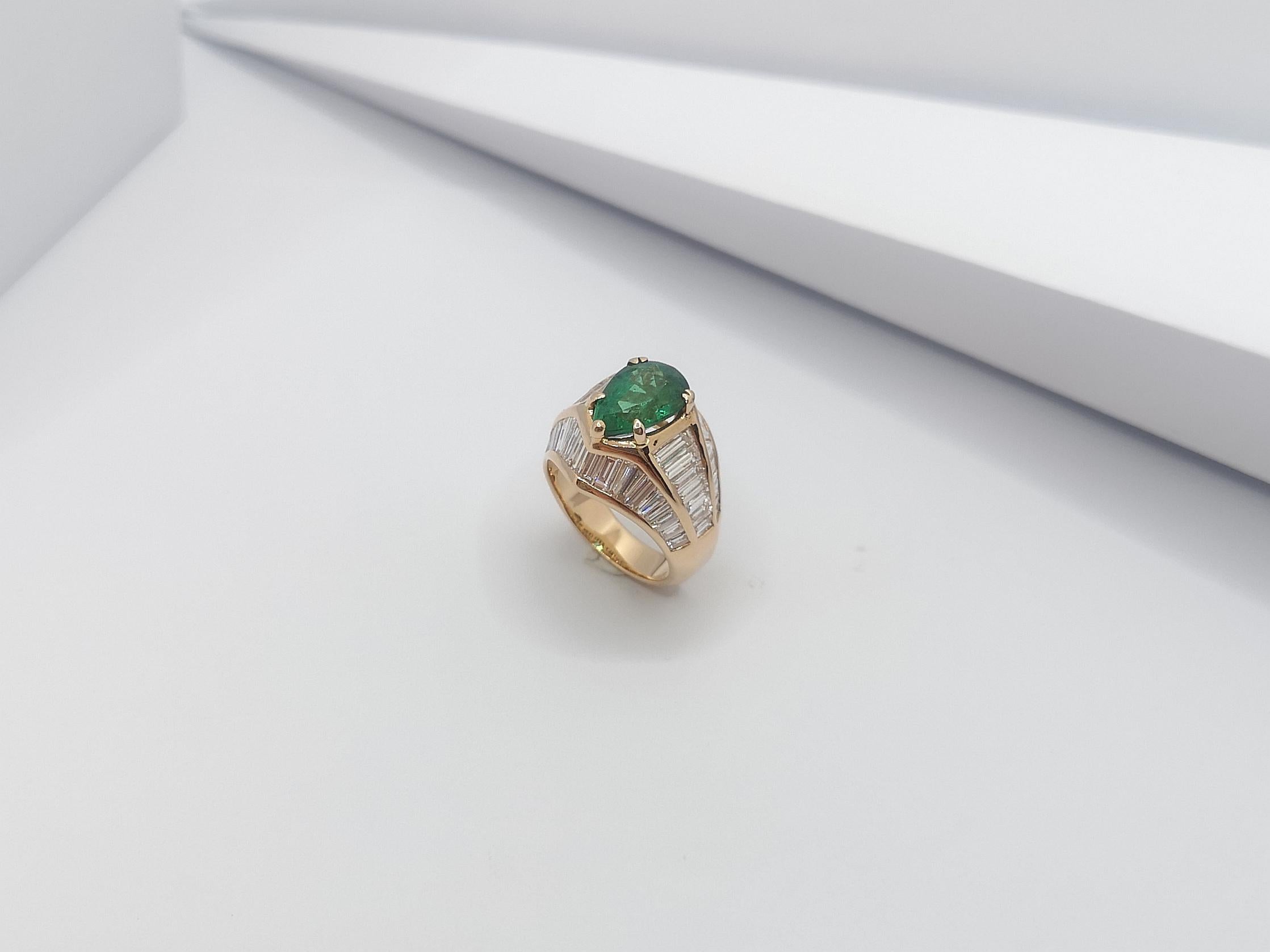 Emerald with Diamond Ring Set in 18 Karat Rose Gold Settings For Sale 8