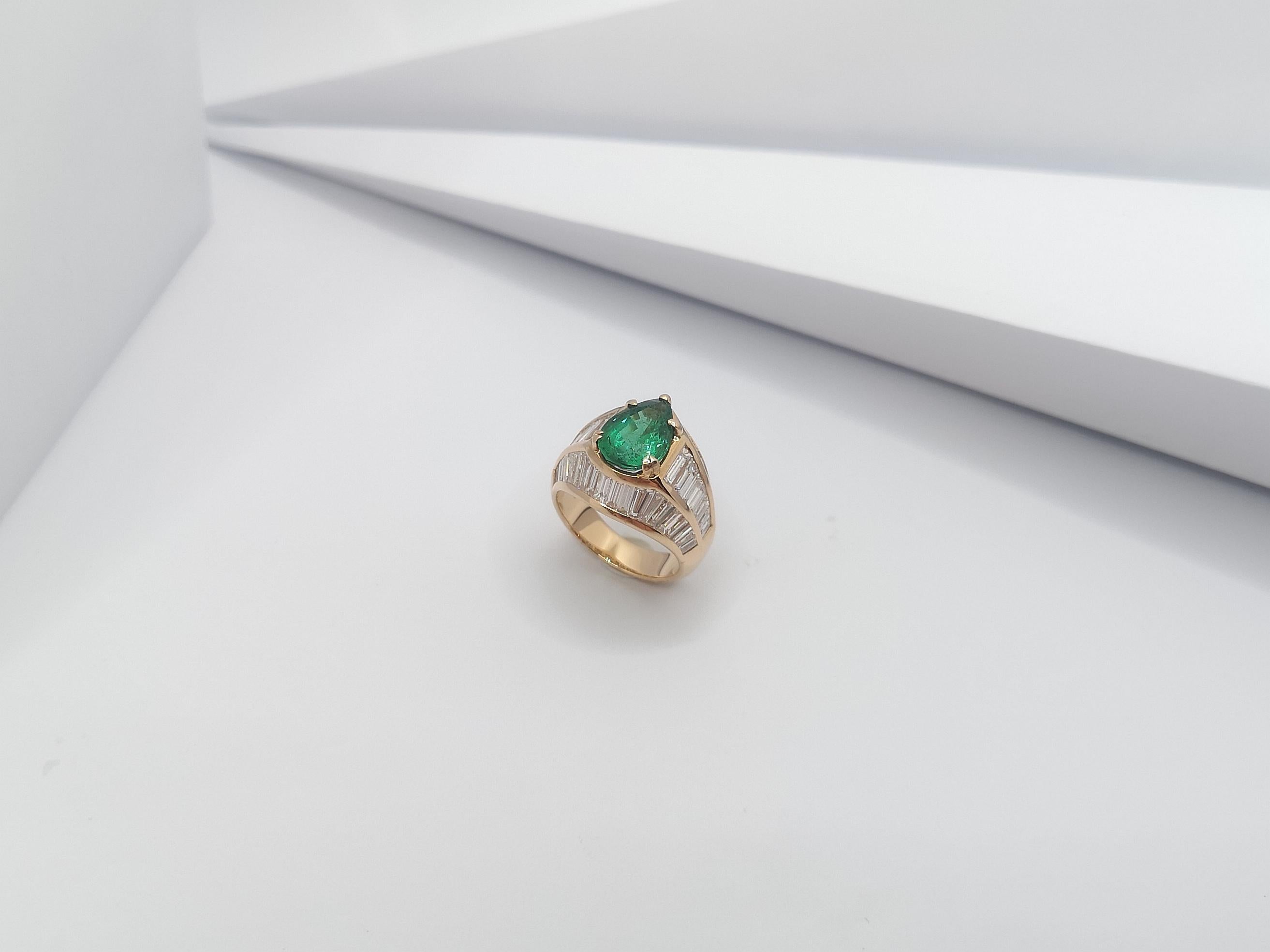 Emerald with Diamond Ring Set in 18 Karat Rose Gold Settings For Sale 9