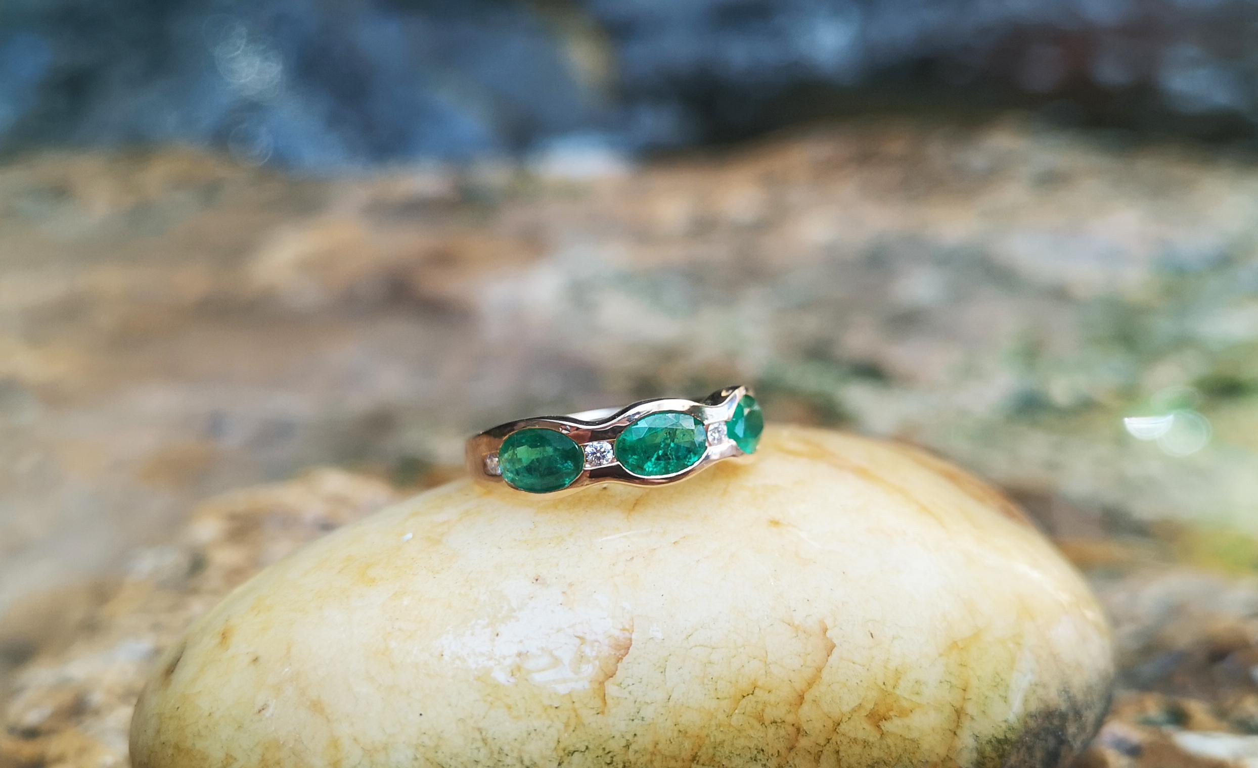 Emerald with Diamond Ring Set in 18 Karat Rose Gold Settings For Sale 1