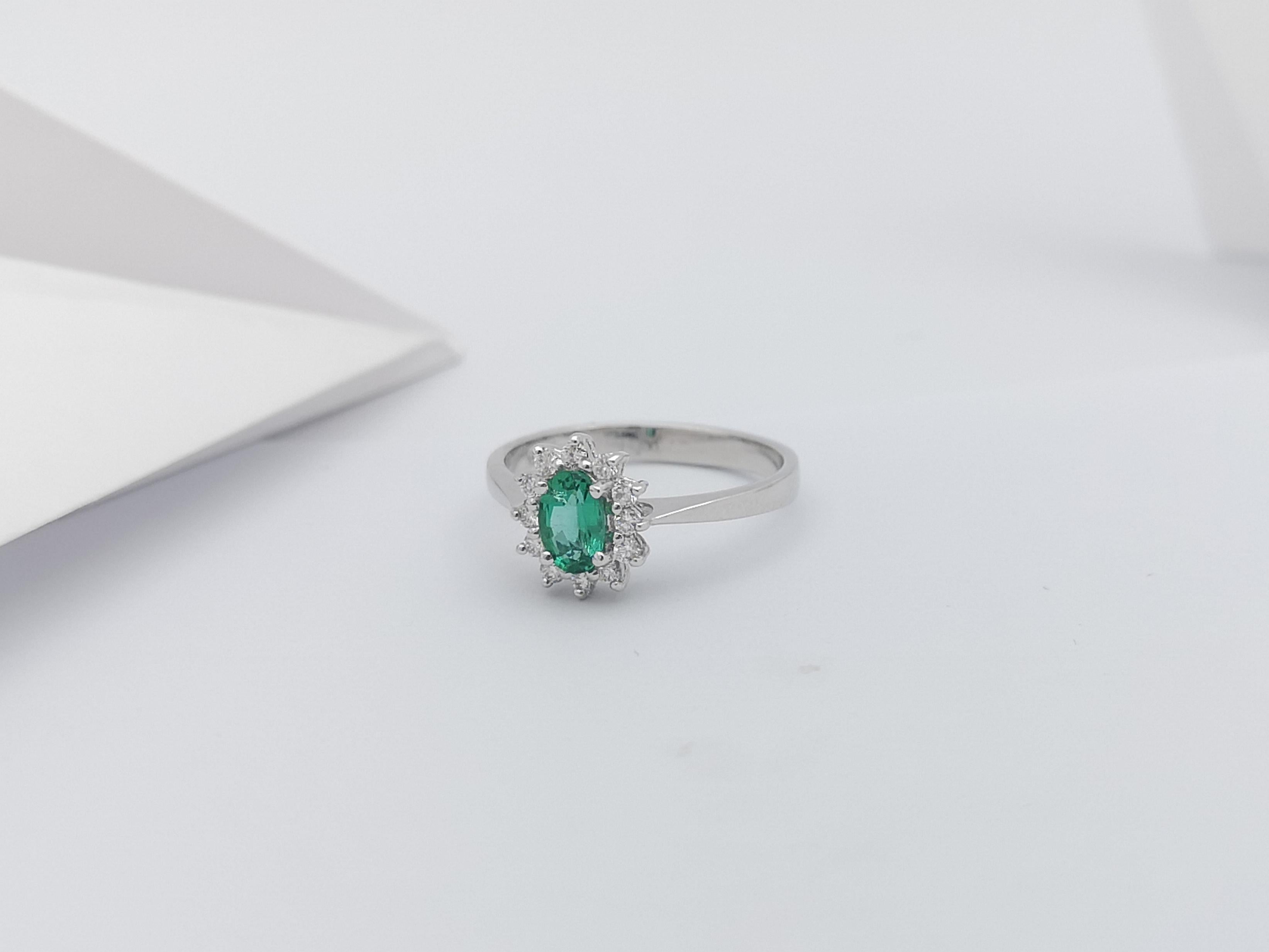Ring mit Smaragd und Diamant in 18 Karat Weißgold gefasst im Angebot 4